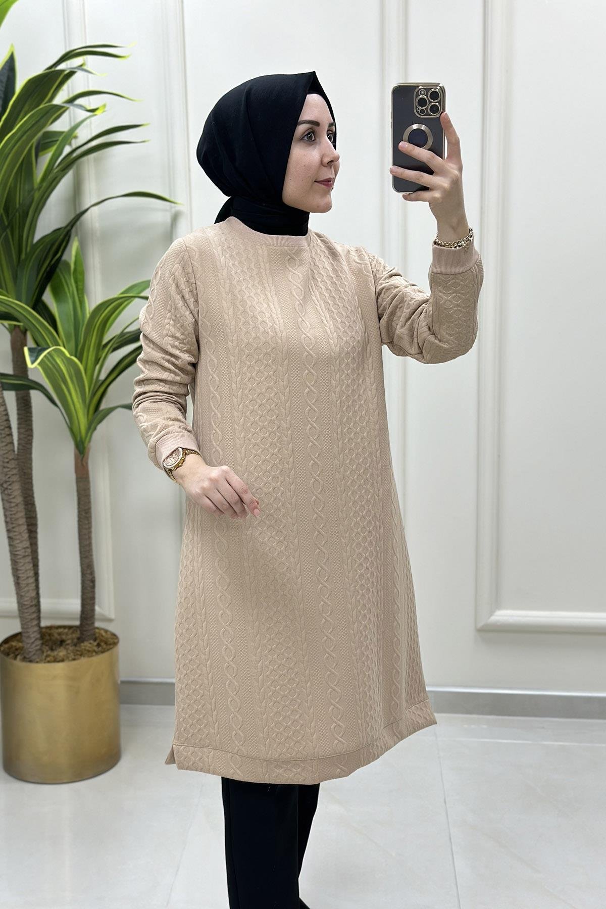 Tesettür TunikYakası ve Kolu Ribanalı Örgü Desen Kadın Tunik Bej KADO 9664