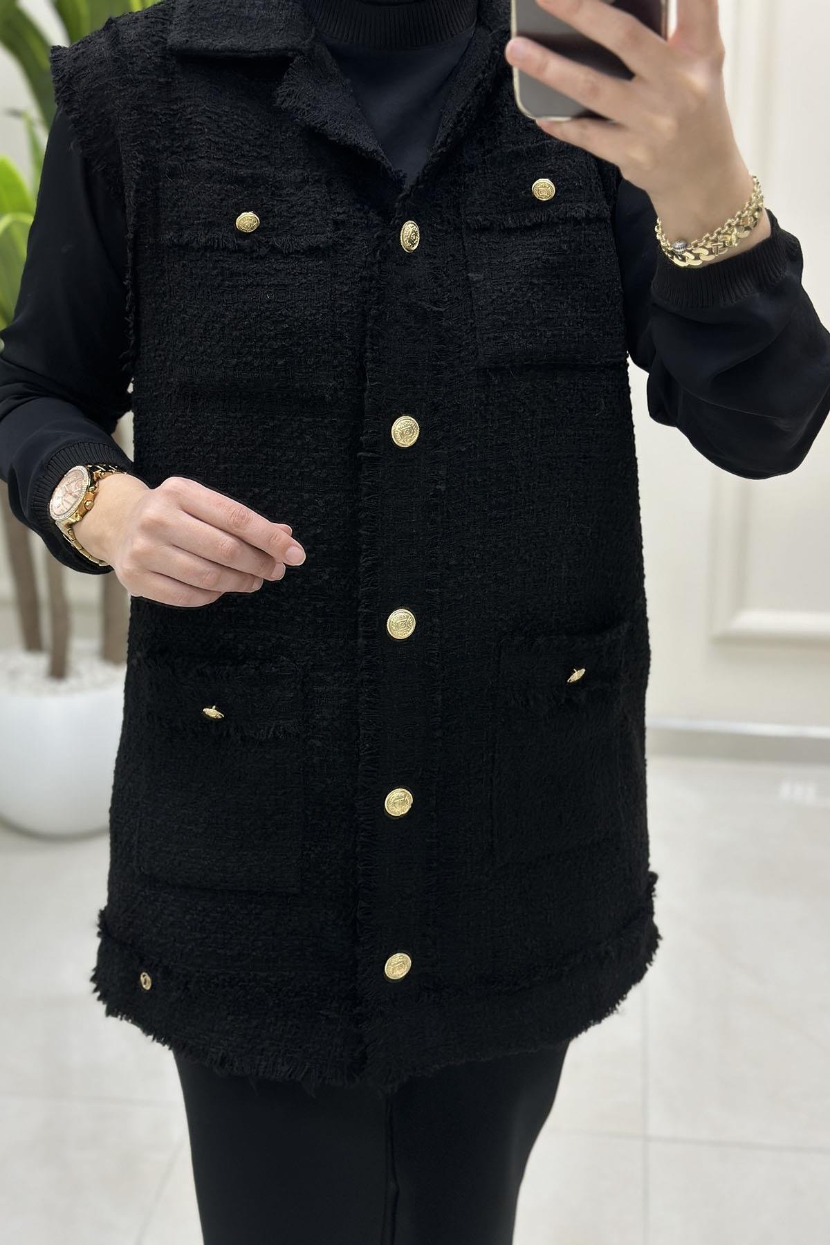 Tesettür YelekArmine Gold Düğme Detaylı Cepli Kadın Tüvit Yelek Siyah ARM 516