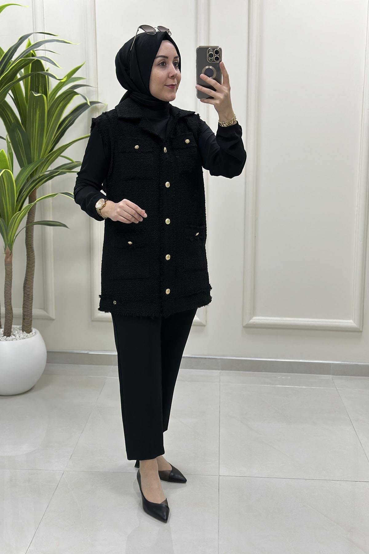 Tesettür YelekArmine Gold Düğme Detaylı Cepli Kadın Tüvit Yelek Siyah ARM 516