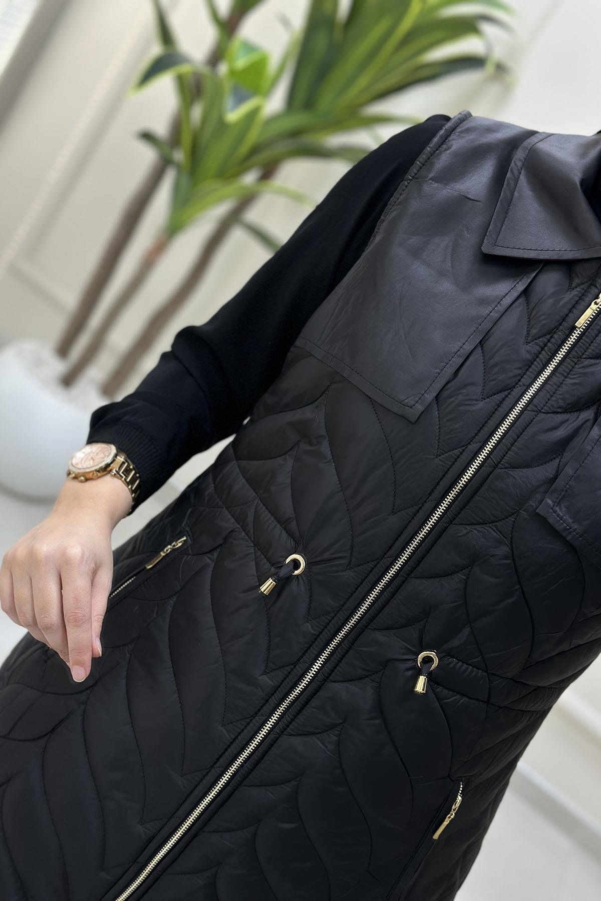 Tesettür YelekKapitone Dolum Önü Fermuarlı Beli Büzgülü Kadın Yelek Siyah QTN 4965