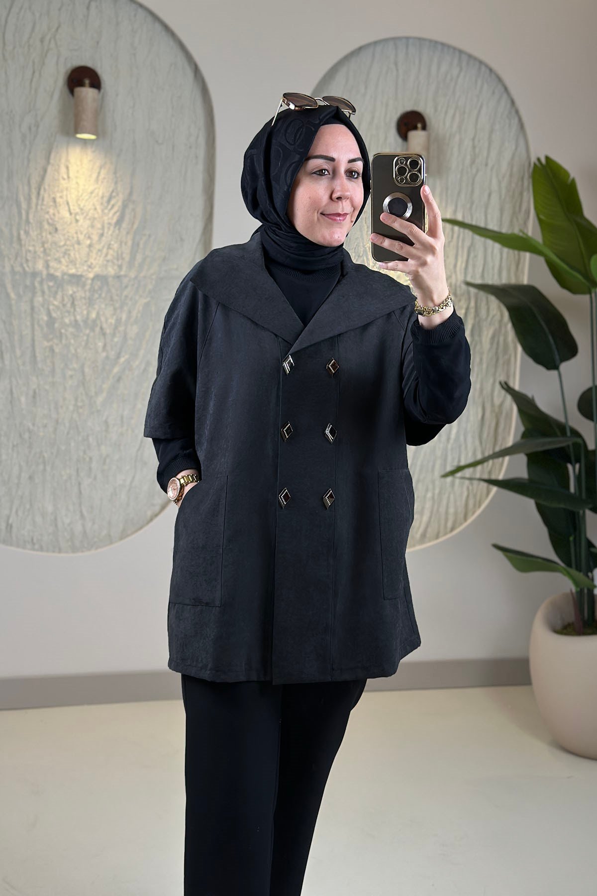 Tesettür YelekModal Qupra Önü Çıtçıtlı Cepli Kadın Yelek Siyah QTN 6122