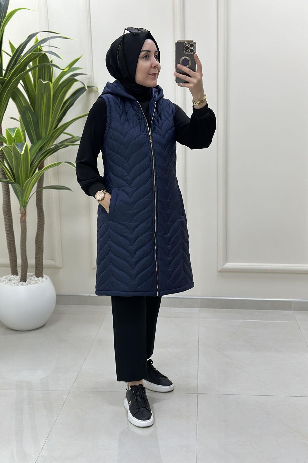 Tesettür YelekÖnü Fermuarlı Cepli Kadın Kapitone Dolum Yelek Lacivert QTN 4963