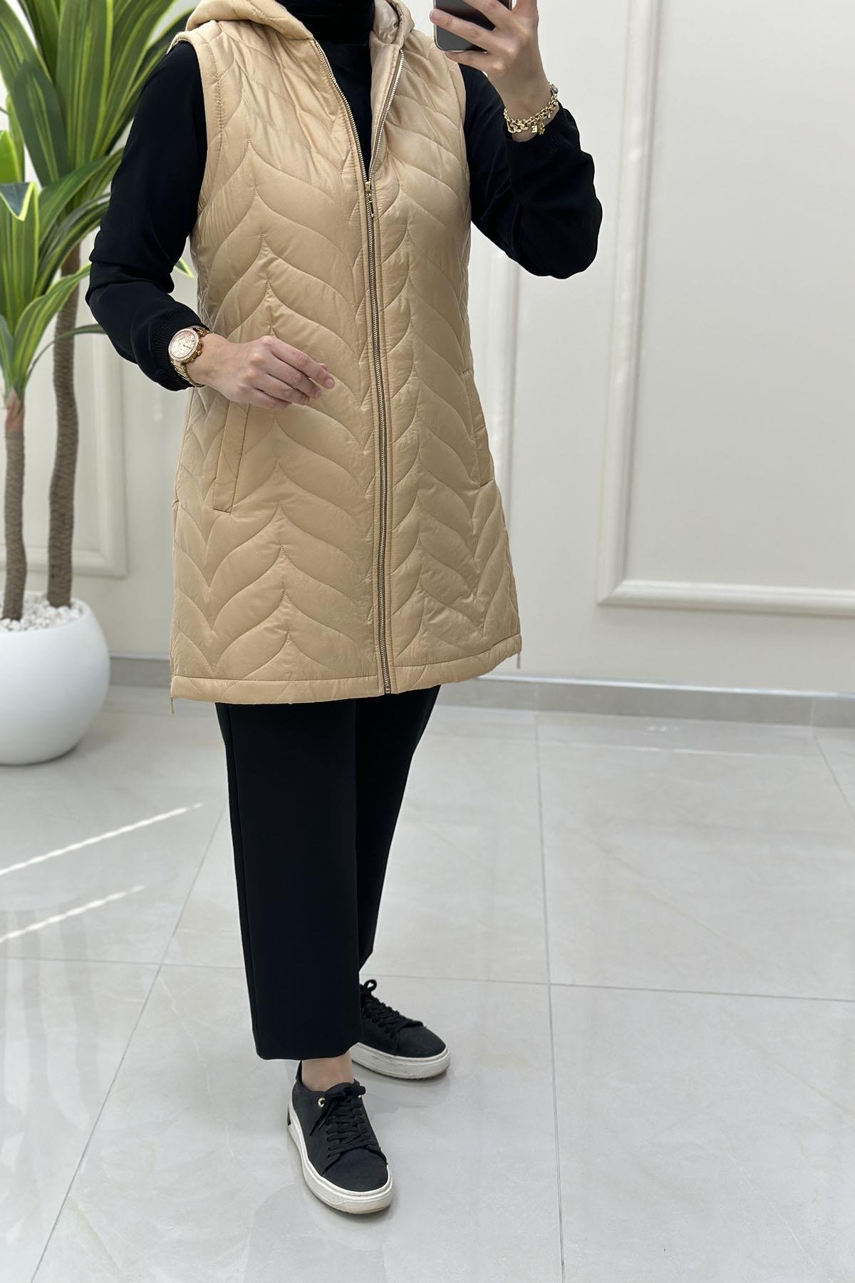 Tesettür YelekÖnü Fermuarlı Cepli Kadın Kapitone Dolum Yelek Bej QTN 4962