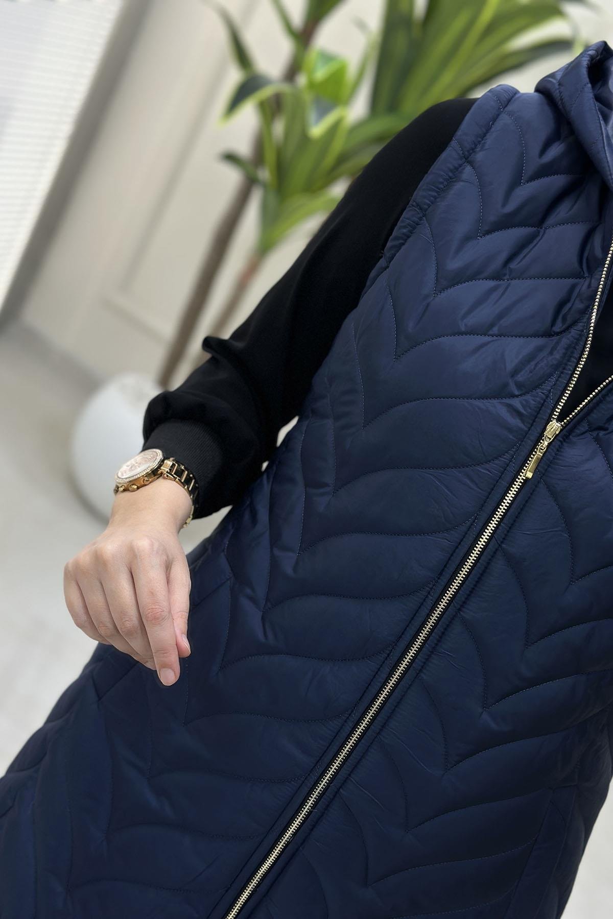 Tesettür YelekÖnü Fermuarlı Cepli Kadın Kapitone Dolum Yelek Lacivert QTN 4963