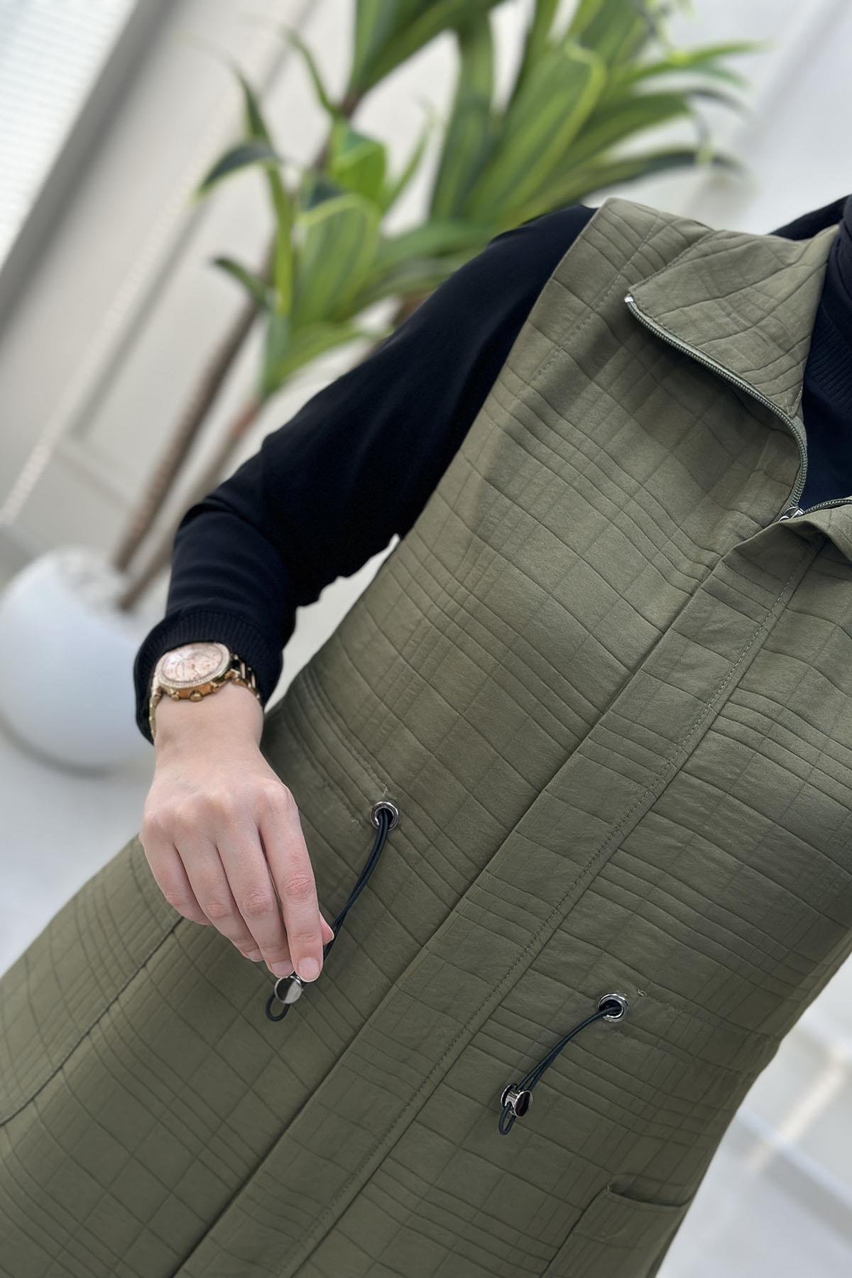 Tesettür YelekÖnü Gizli Fermuarlı Cepli Kadın Kapitone Yelek Haki QTN 4967