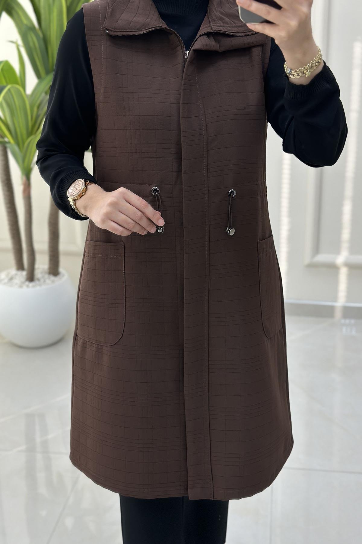 Tesettür YelekÖnü Gizli Fermuarlı Cepli Kadın Kapitone Yelek Kahverengi QTN 4967