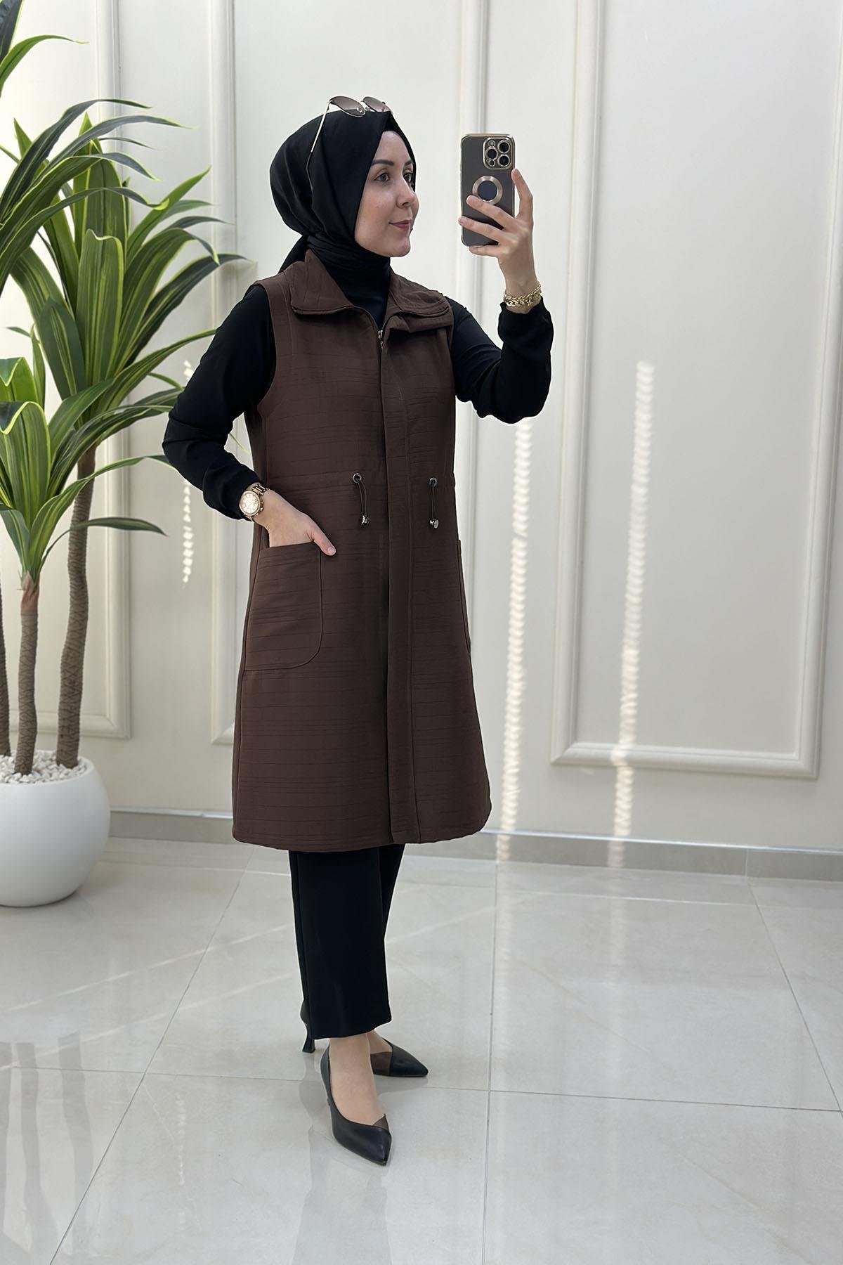 Tesettür YelekÖnü Gizli Fermuarlı Cepli Kadın Kapitone Yelek Kahverengi QTN 4967