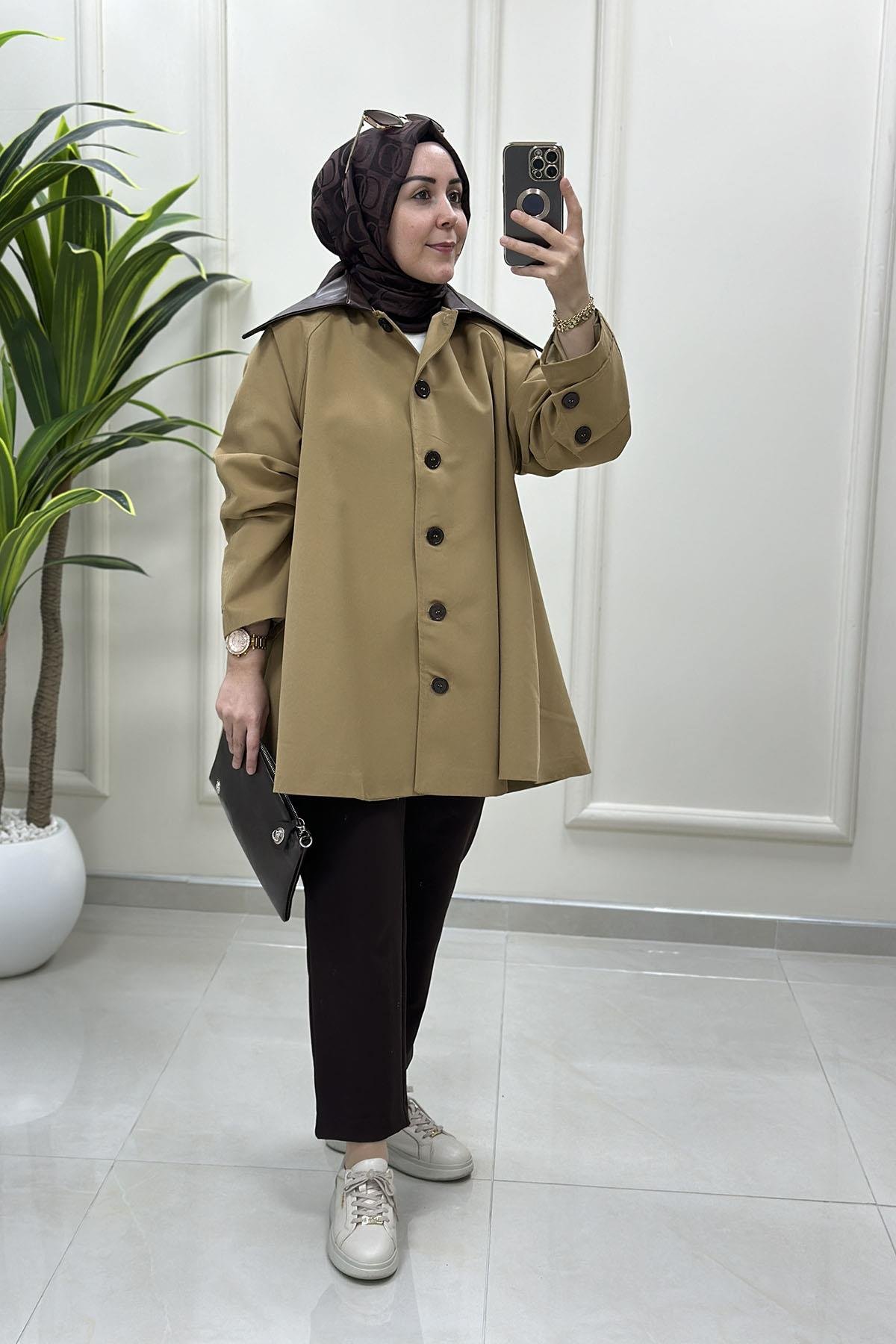 TrenchÖnü Düğmeli Yakası Deri Detaylı Kadın Trench Kap Camel MSE 2103