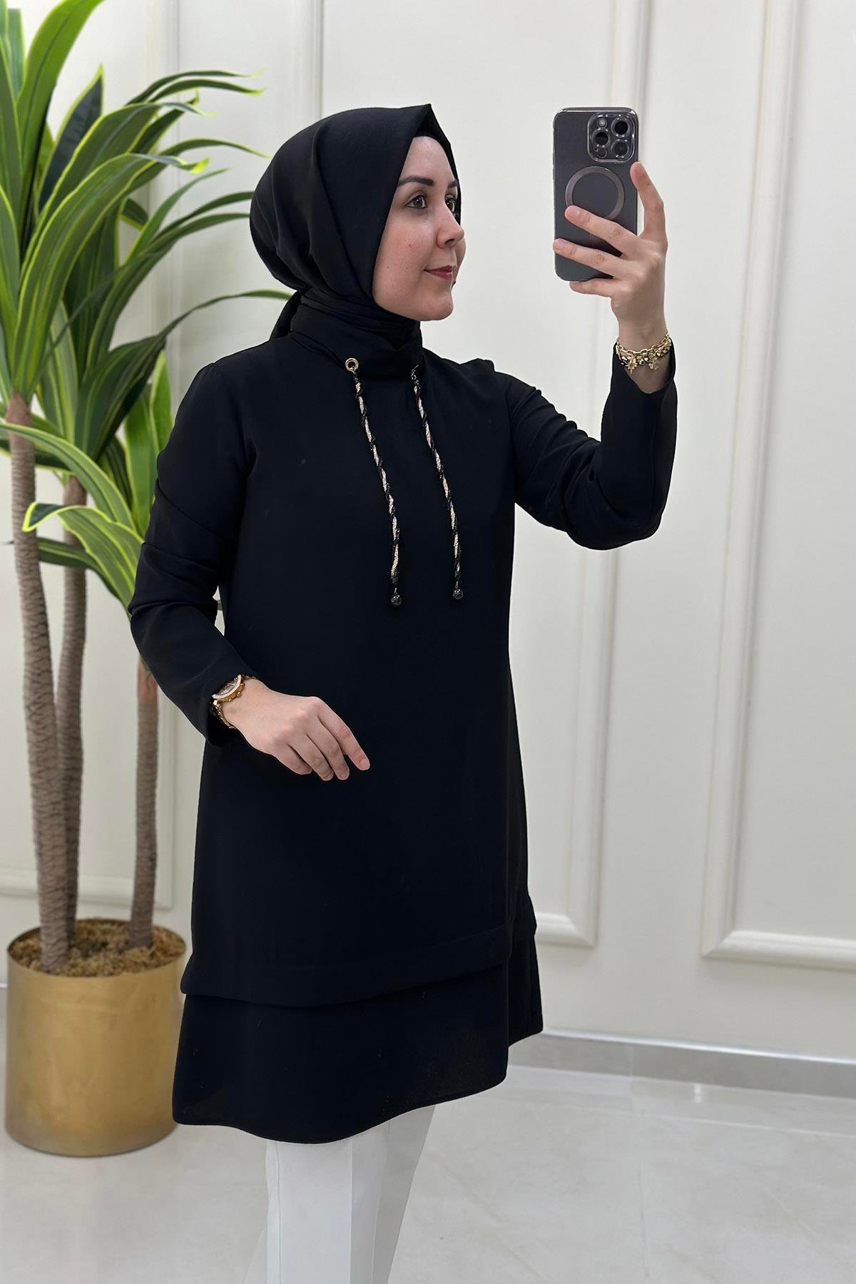 TunikHakim Yaka Aksesuar Detaylı Kadın Tunik Siyah HYA 1333