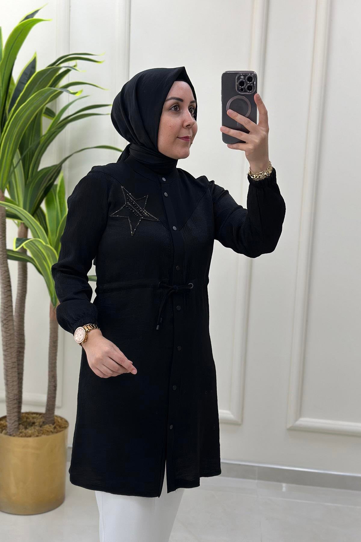 TunikÖnü Düğmeli Beli Büzgülü Yıldız İşlemeli Kadın Tunik Siyah HYA 1317