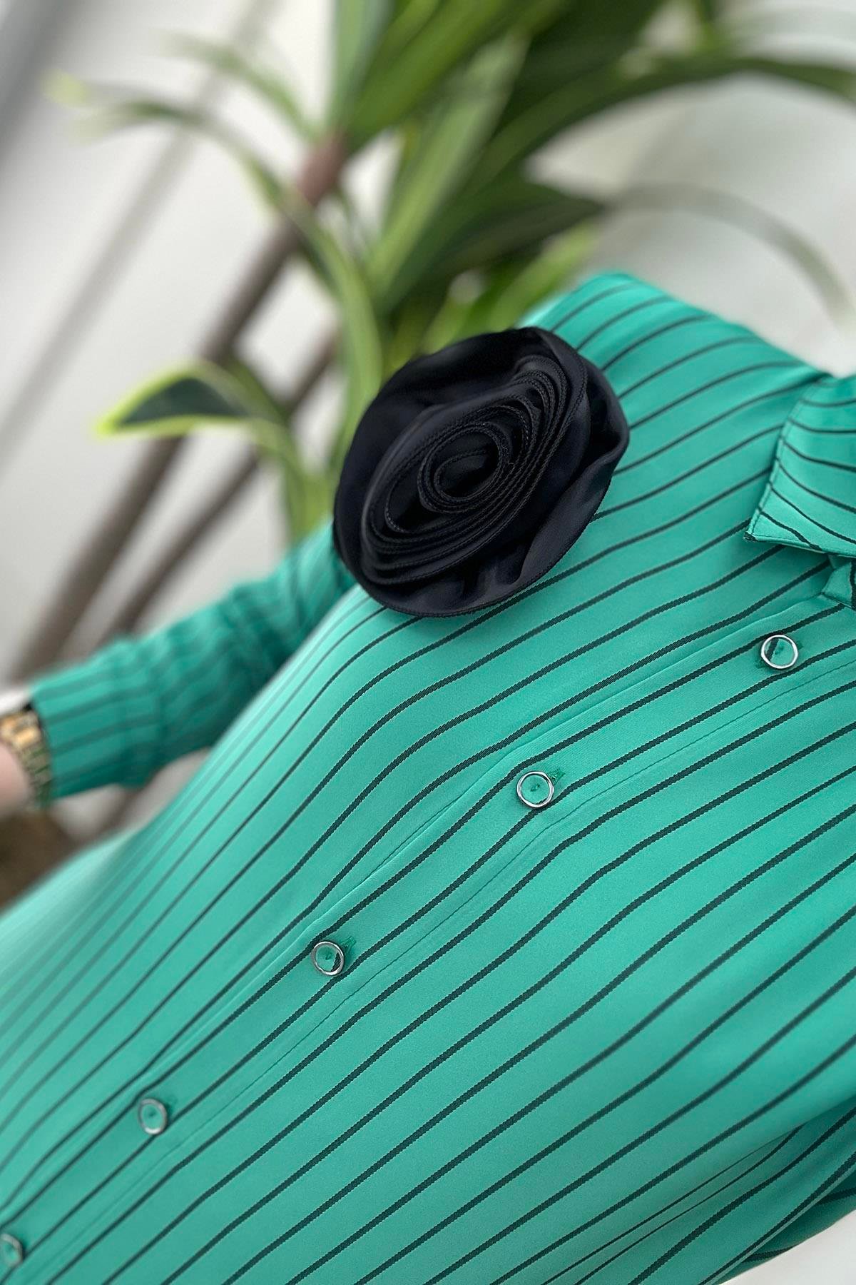 TunikÖnü Düğmeli Çizgi Desen Broş Detaylı Kadın Tunik Benetton Yeşili QTN 2845
