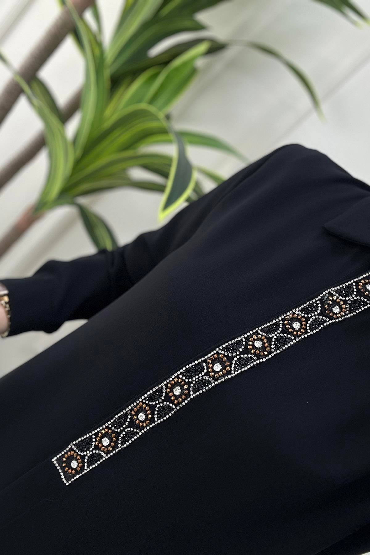 TunikÖnü Gizli Düğme Taş İşleme Detaylı Kadın Tunik Siyah CNR 1643