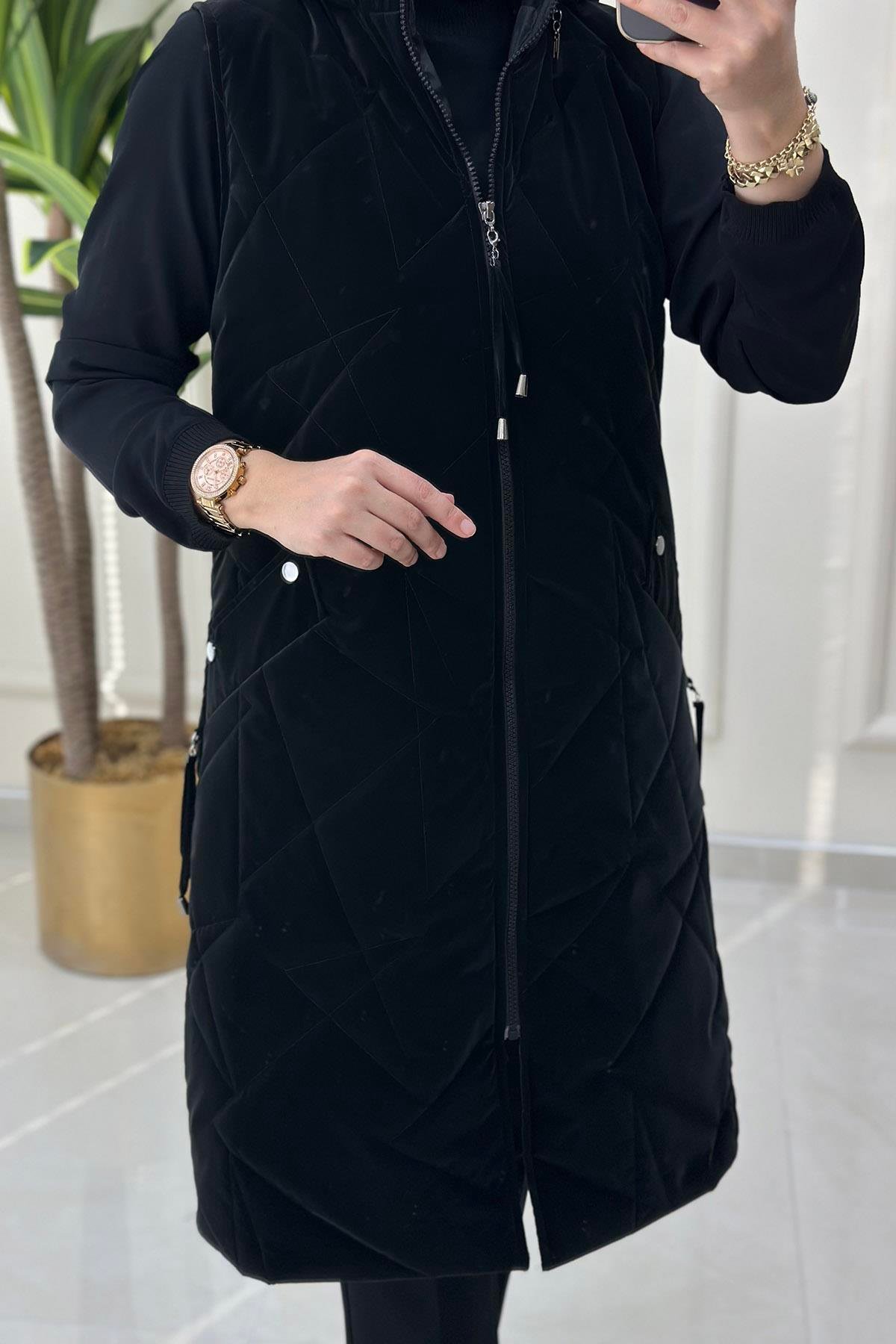 YelekÖnü Fermuarlı Aksesuar Detaylı Kadın Şişme Yelek Siyah MLH 4511