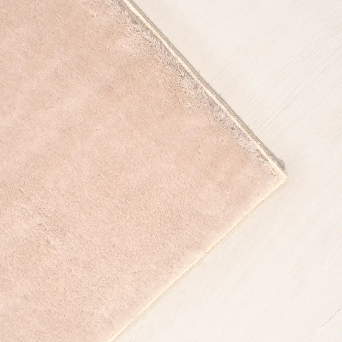 POLY Peluş Halı-Bej- Salon-Mutfak-Antre-Oturma Odası-Yumuşak-Kaymaz Taban-Yıkanabilir–Modern-Uygun Fiyat
