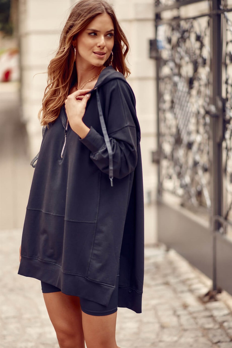 Kapüşonlu Oversize Yırtmaç Detaylı Tunik