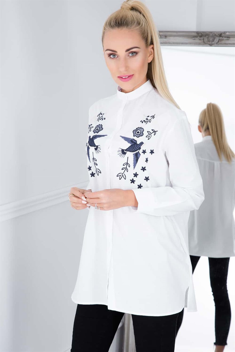 Nakışlı Hakim Yaka Uzun Kollu Gömlek
