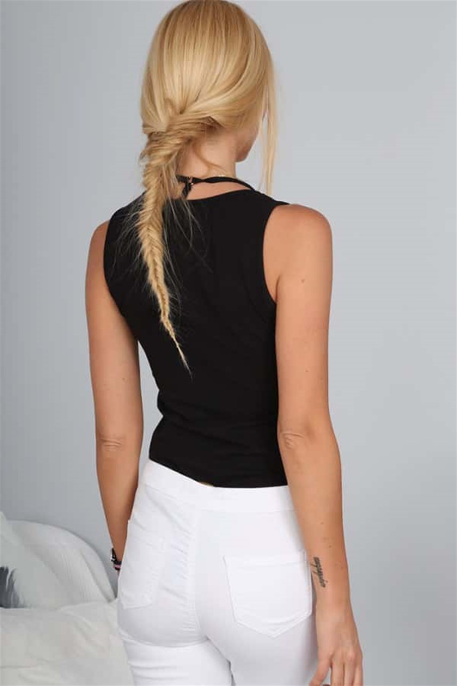 Yaka Detaylı Tokalı Çıtçıtlı Askılı Body