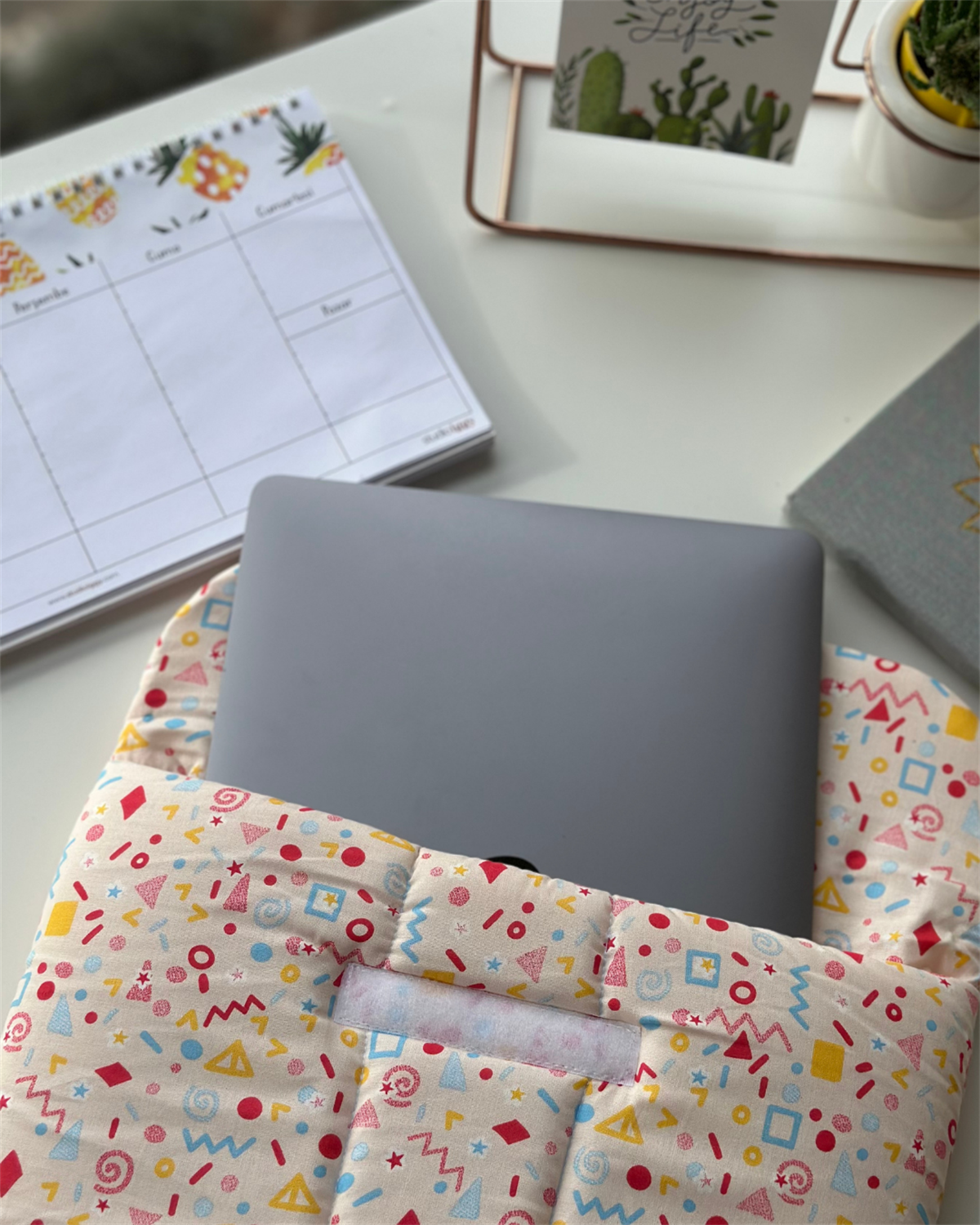 Desenli Laptop Kılıfı