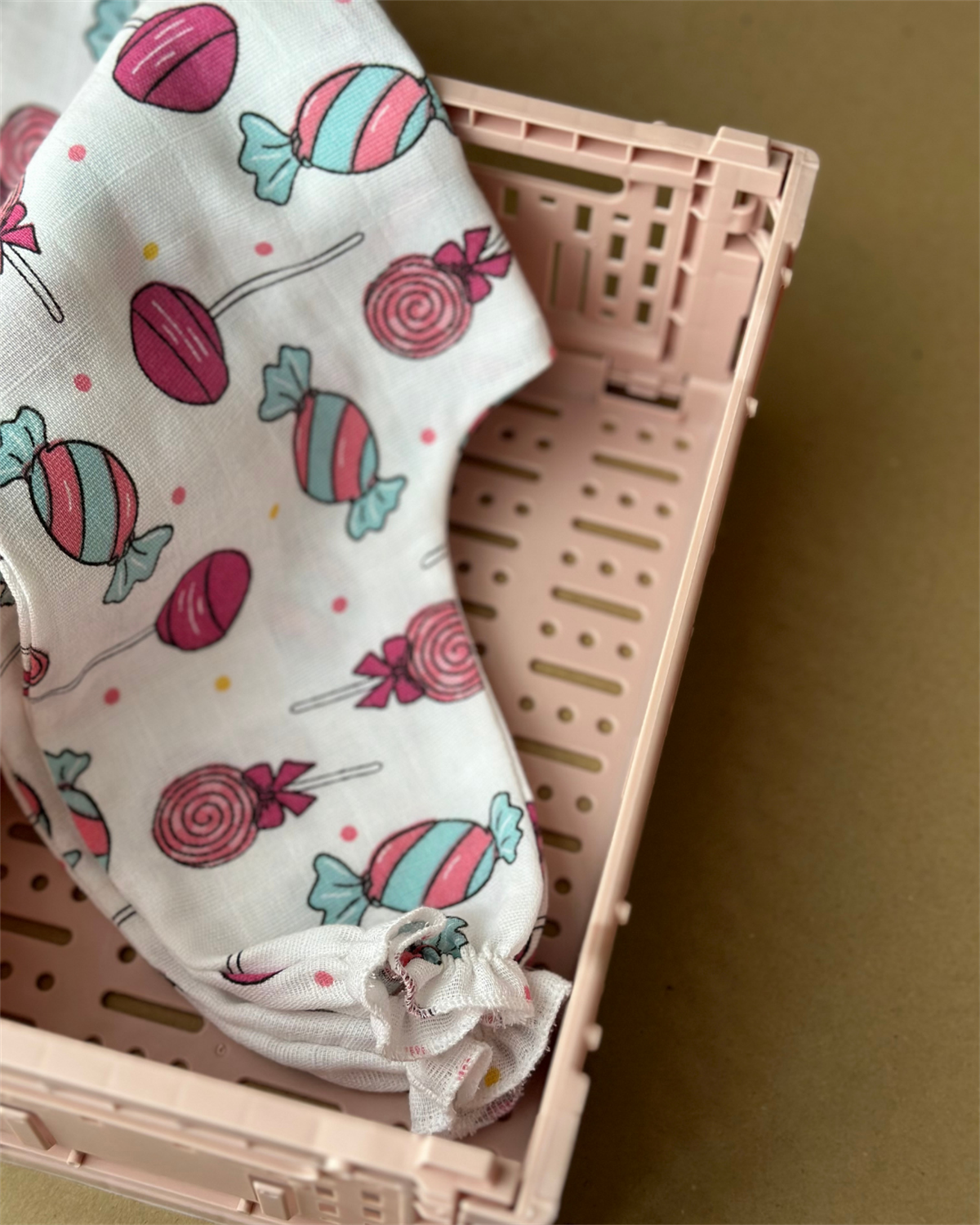 Lolipop Desenli Müslin Bebek Tulum