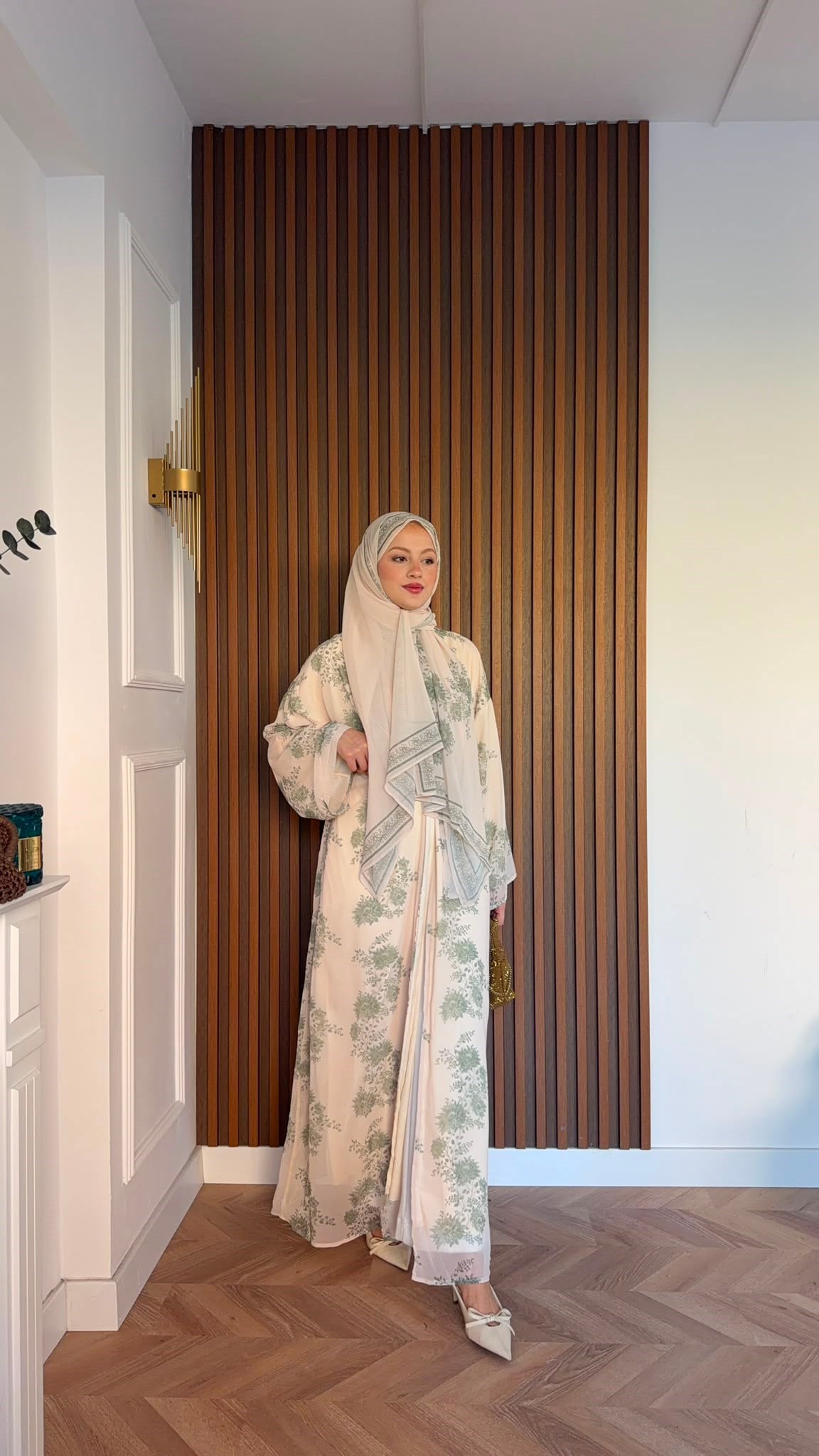 MEYSADESIGN ELBİSELER Bej Yeşil Mini Çiçekli Şallı Abaya