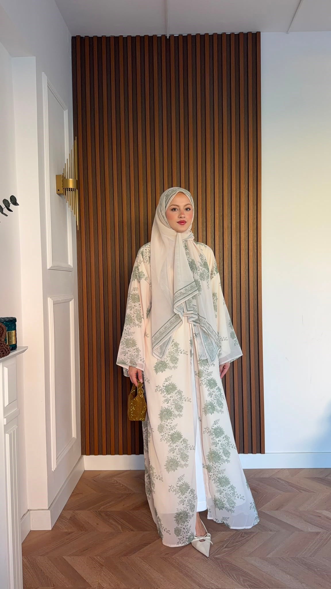 MEYSADESIGN ELBİSELER Bej Yeşil Mini Çiçekli Şallı Abaya