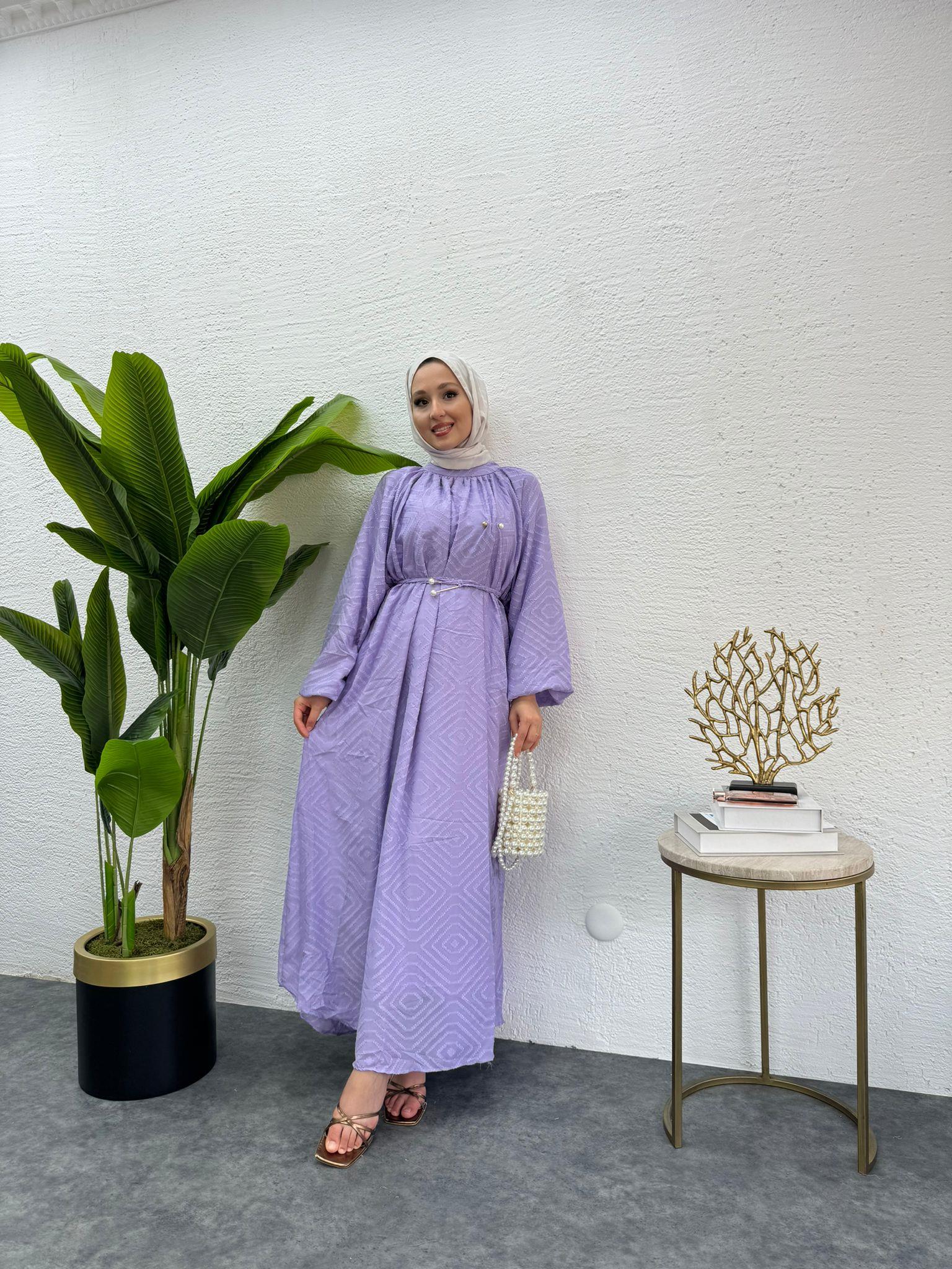 MEYSADESIGN ELBİSELER İnci Kemerli Desenli Krep Elbise Lila