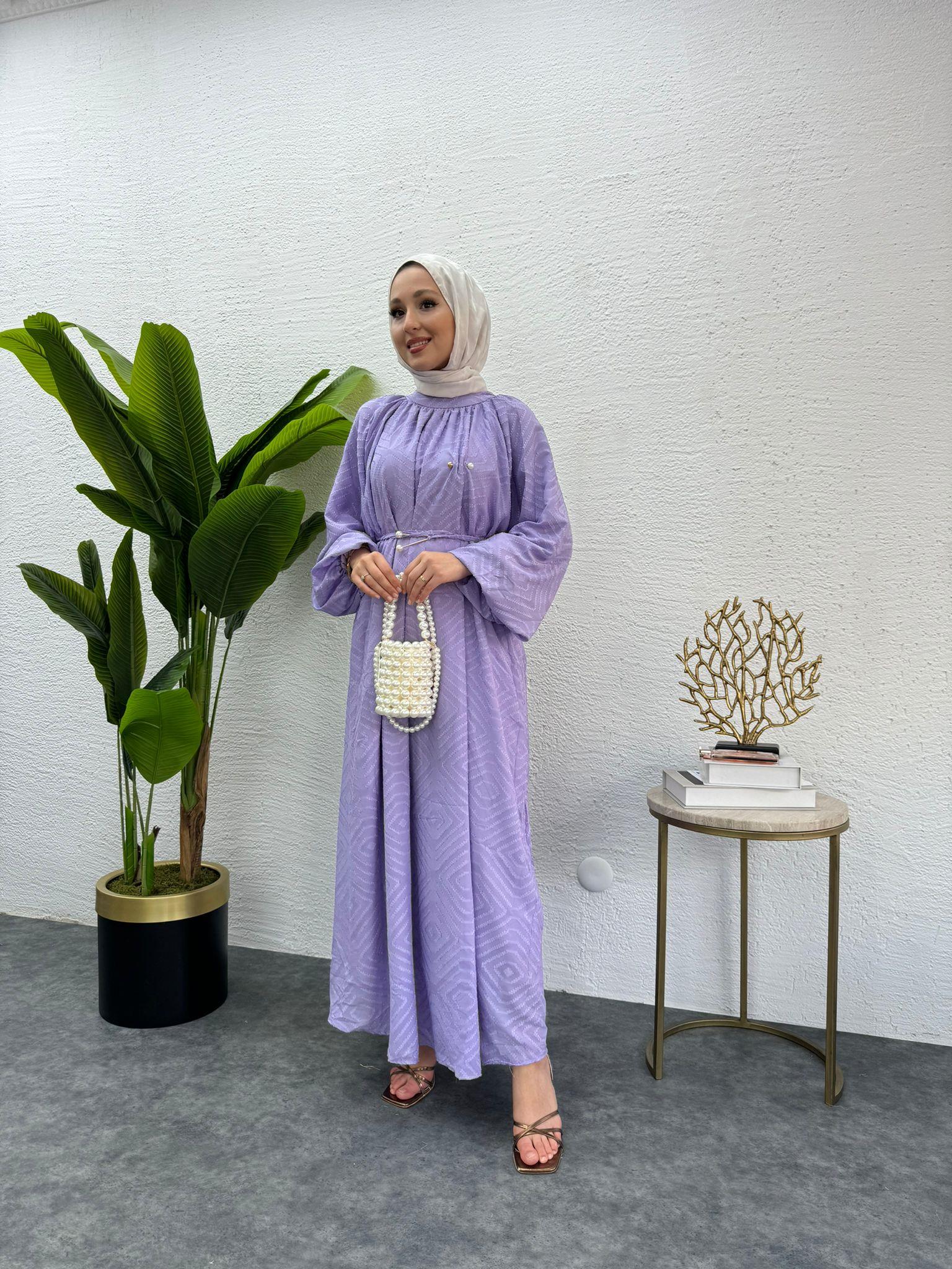 MEYSADESIGN ELBİSELER İnci Kemerli Desenli Krep Elbise Lila