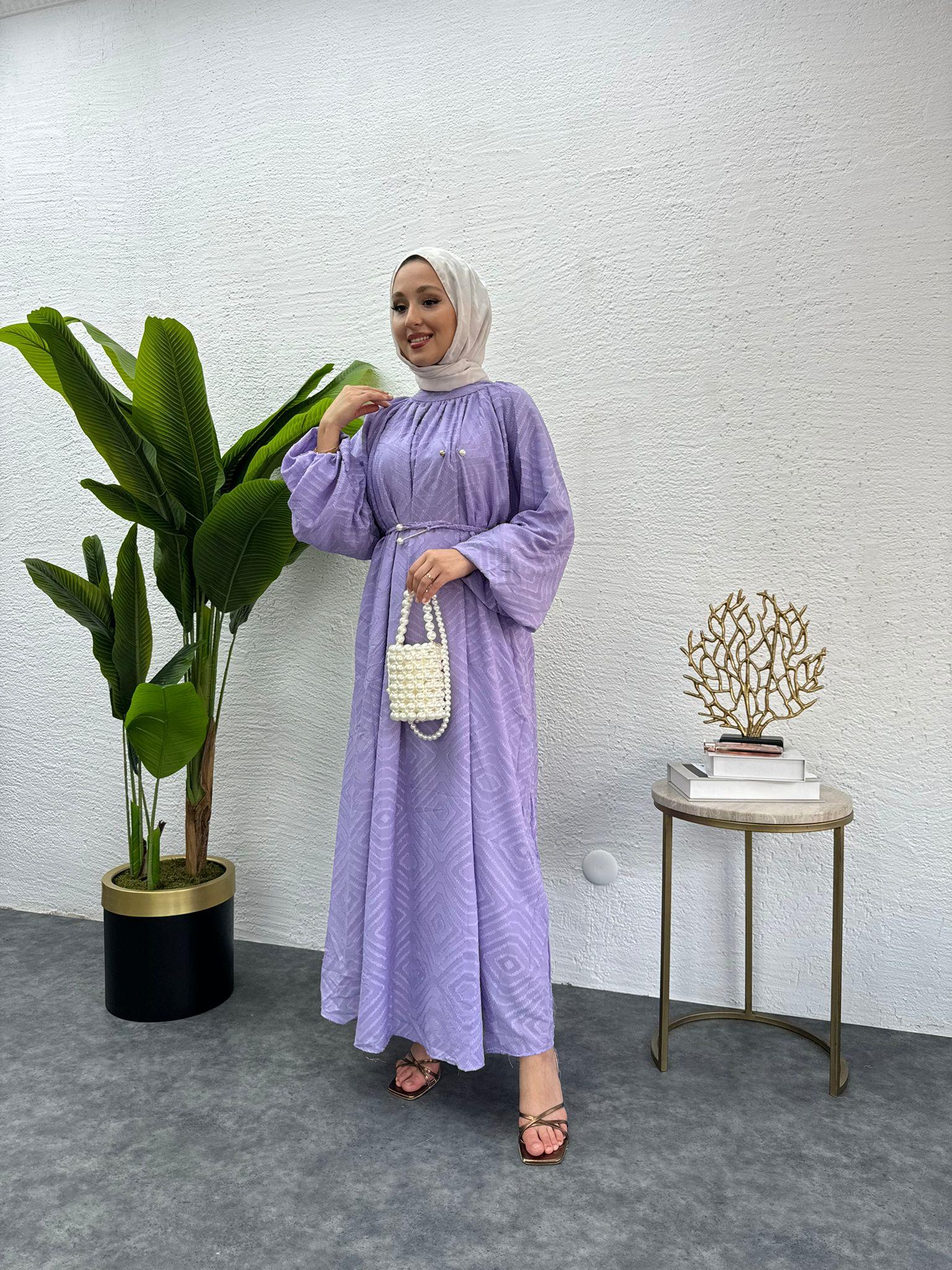 MEYSADESIGN ELBİSELER İnci Kemerli Desenli Krep Elbise Lila