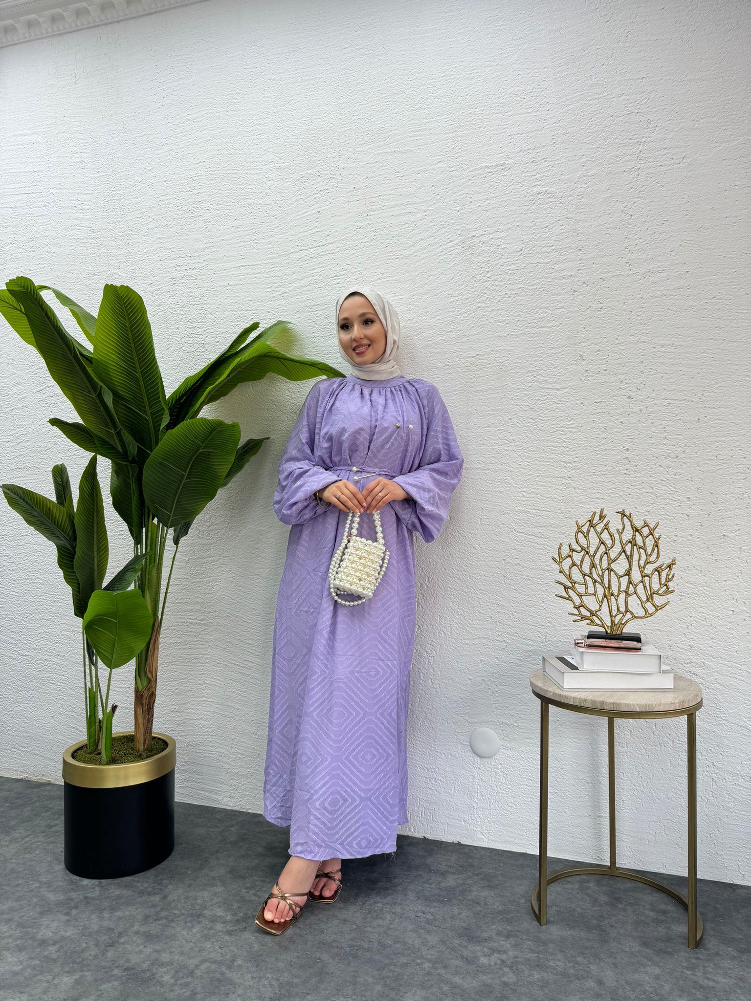 MEYSADESIGN ELBİSELER İnci Kemerli Desenli Krep Elbise Lila