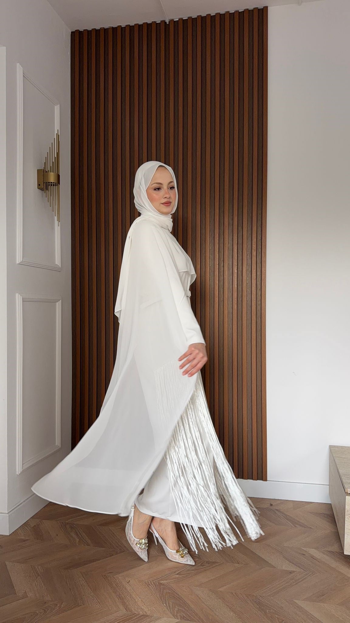 MEYSADESIGN ELBİSELER Mabel Püsküllü Pelerinli Elbise Beyaz