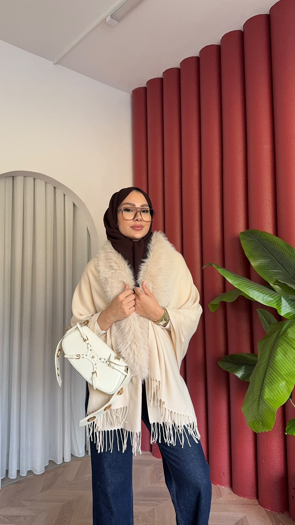 MEYSADESIGN OMUZ ATKISI Kürklü Atkı Bej