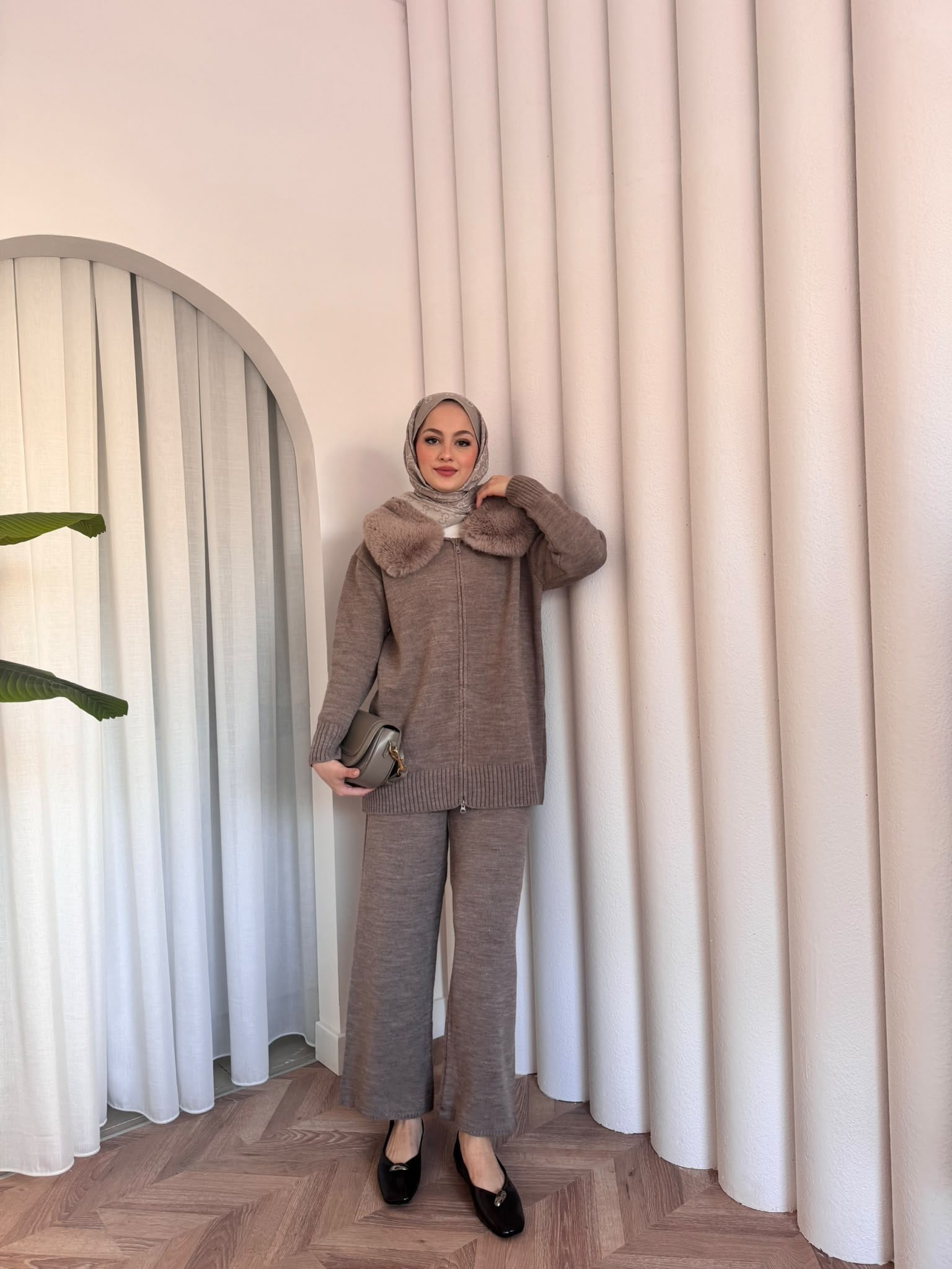 MEYSADESIGN TESETTÜR TRİKO Seyyar Kürk Yakalı Triko Takım Vizon