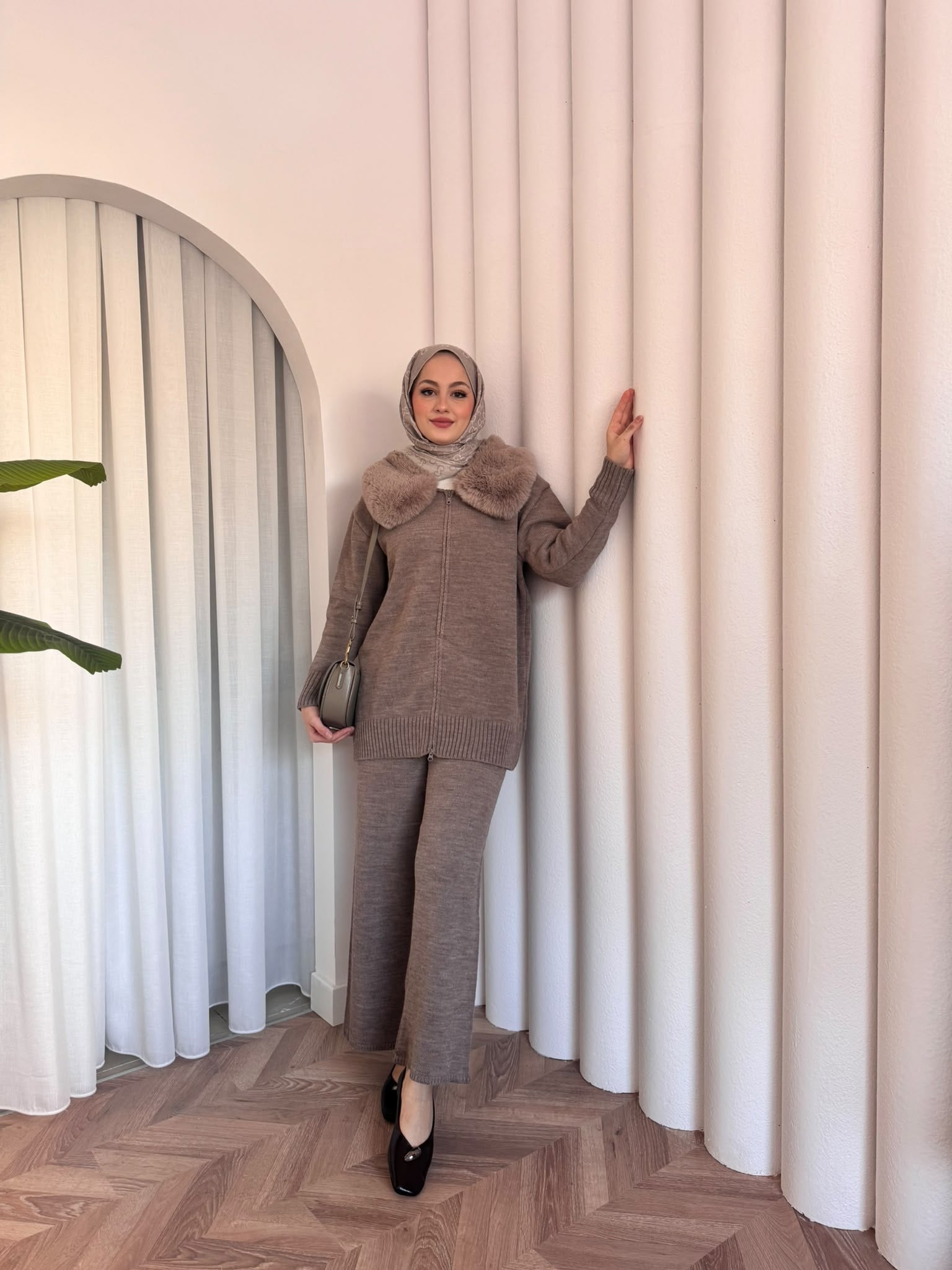 MEYSADESIGN TESETTÜR TRİKO Seyyar Kürk Yakalı Triko Takım Vizon