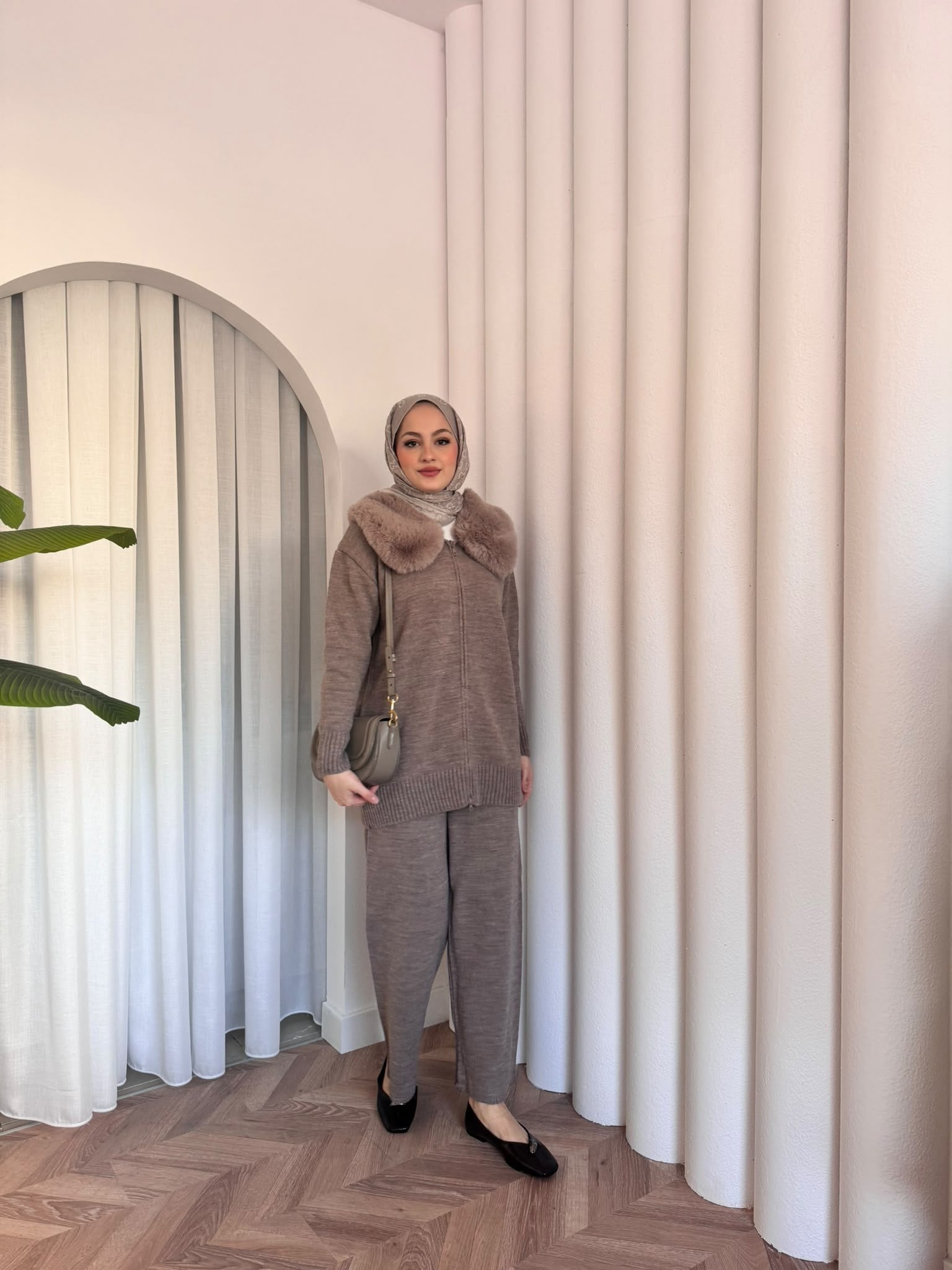 MEYSADESIGN TESETTÜR TRİKO Seyyar Kürk Yakalı Triko Takım Vizon