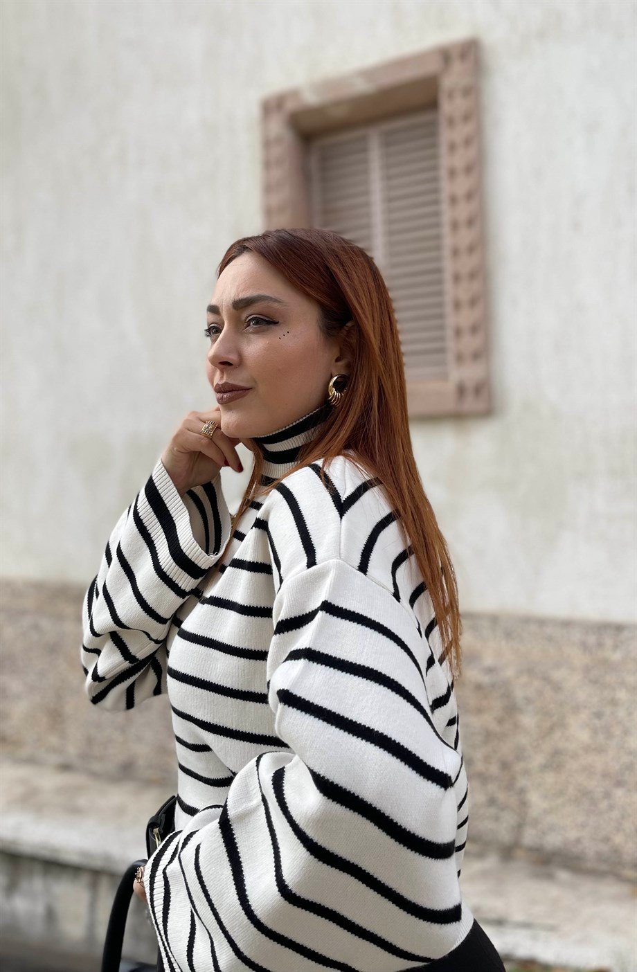 Çizgili Balıkçı Yaka Kısa Kazak Krem-Siyah 