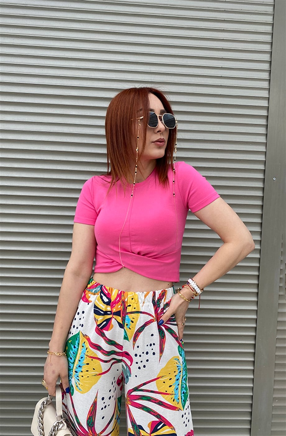 30121	Etek Ucu Düğümlü Tshırt  