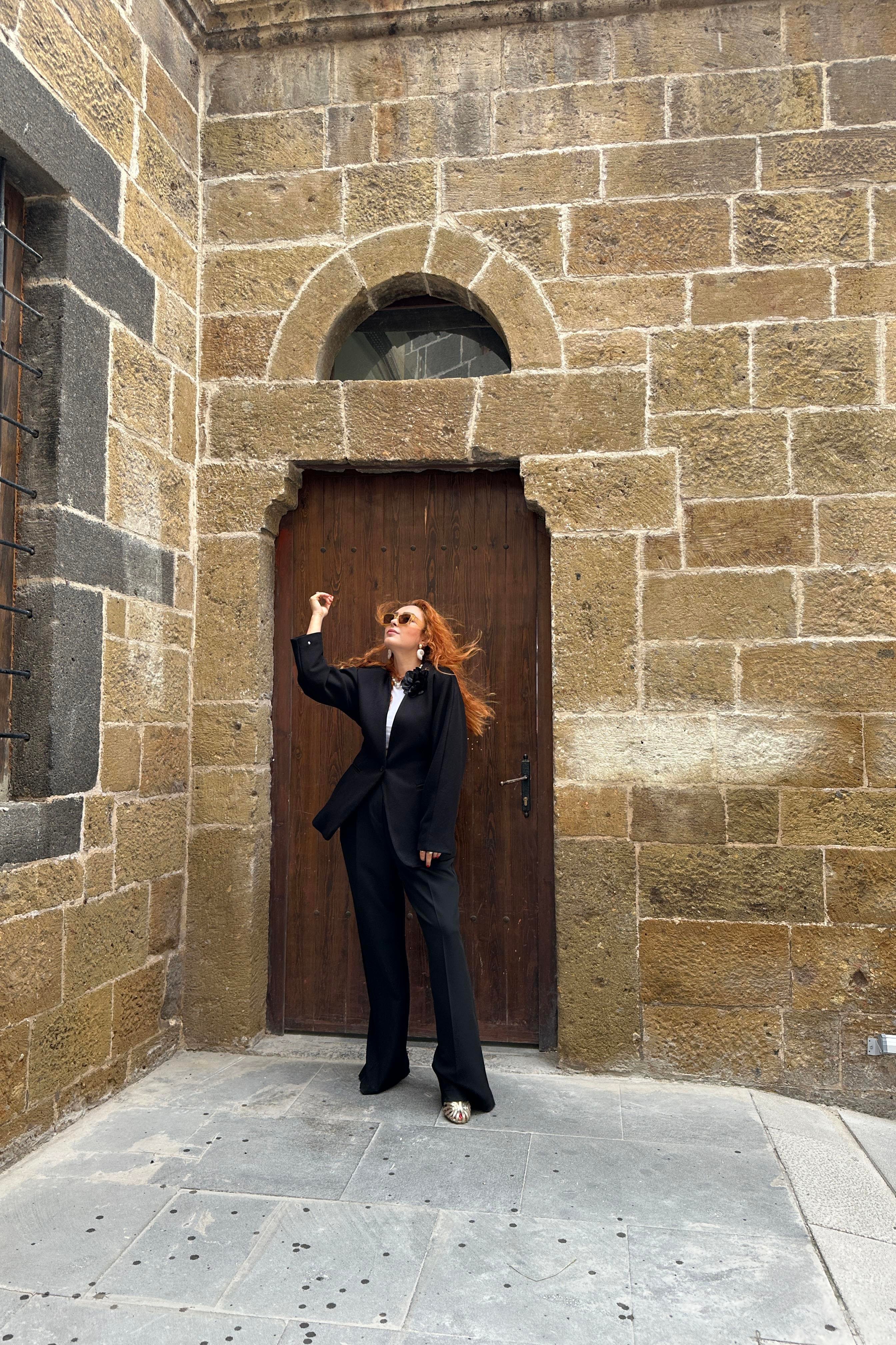 Siyah Gül Detaylı Blazer Ceket
