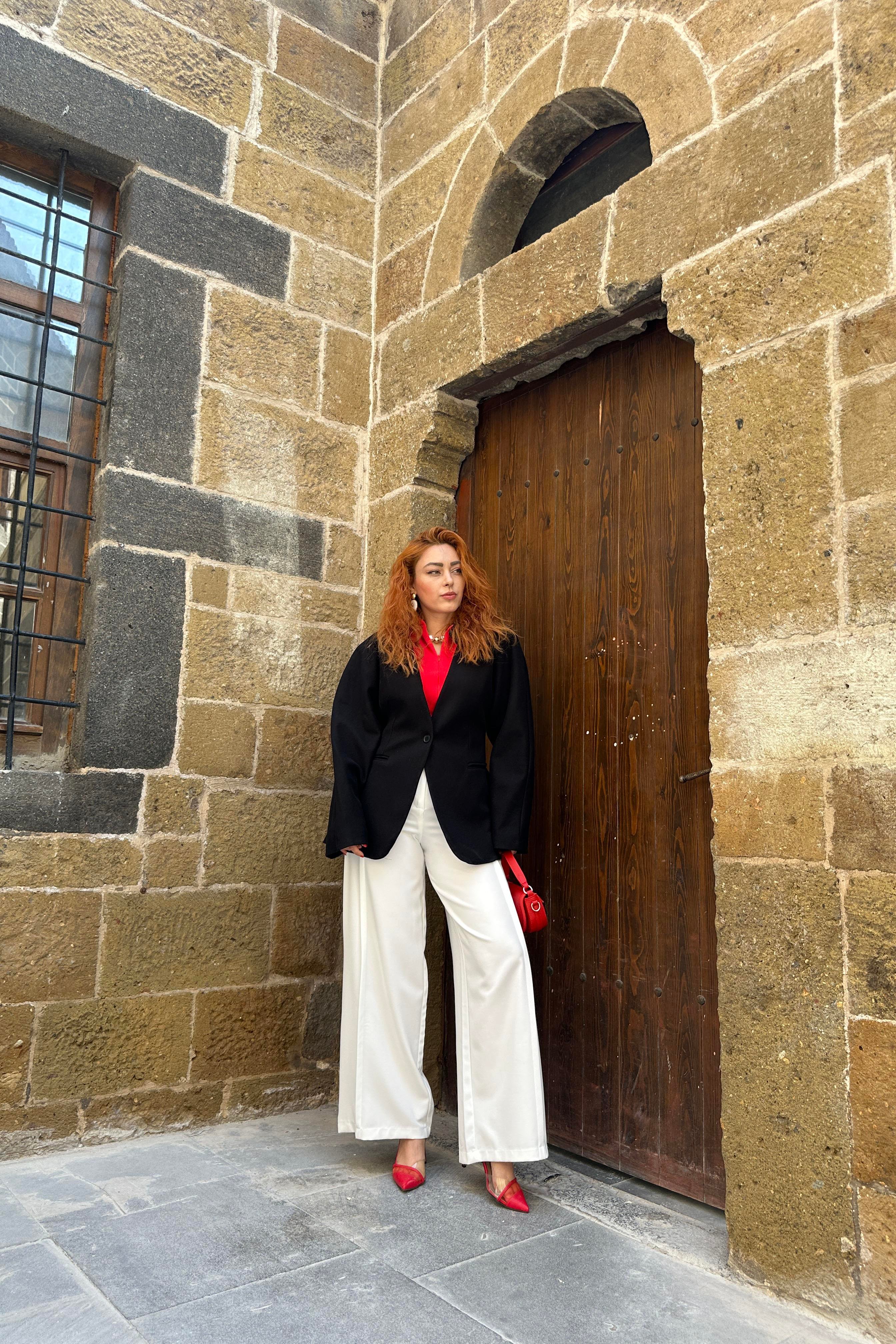 Siyah Gül Detaylı Blazer Ceket