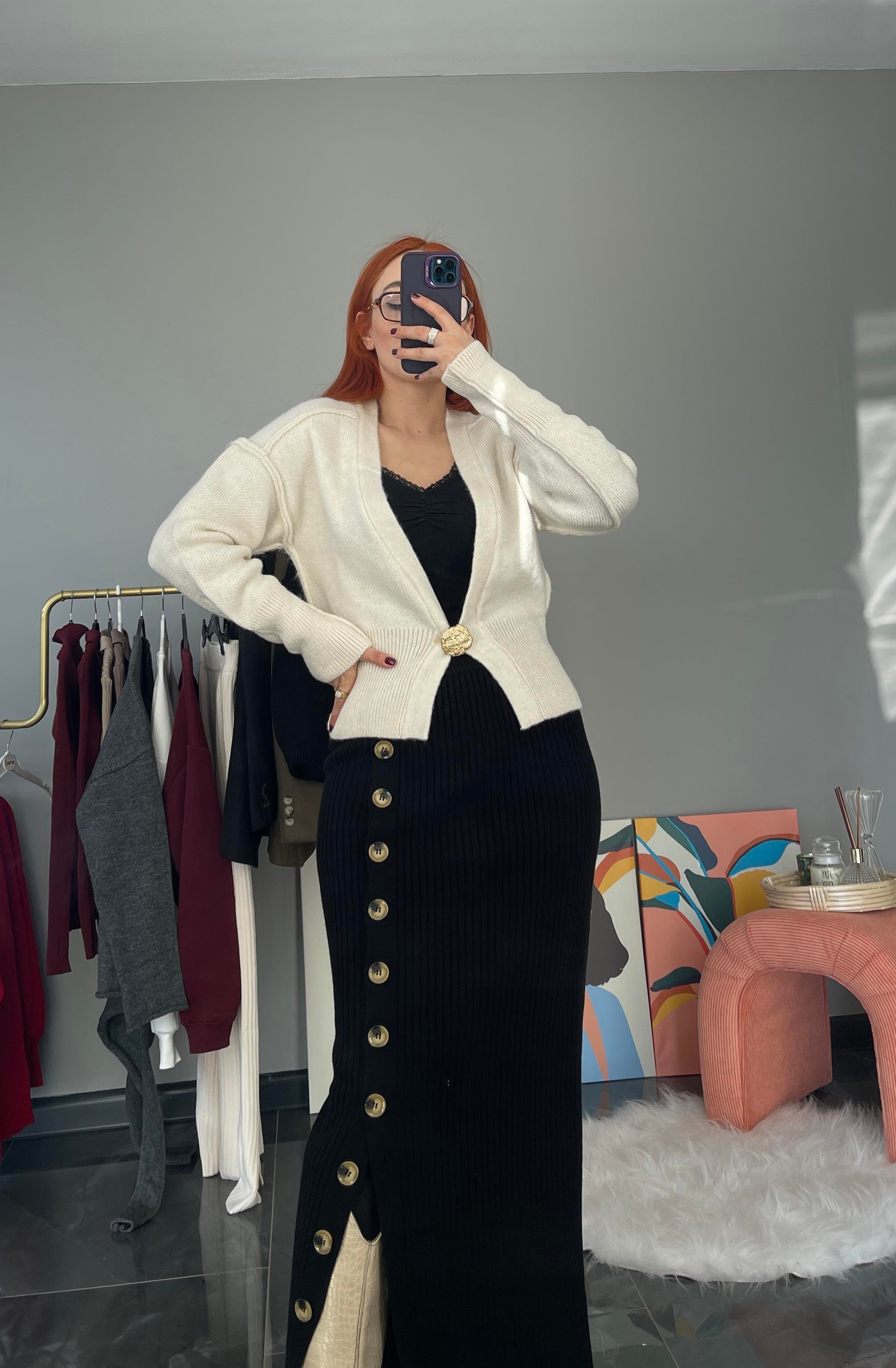 Taş Rengi Gold Düğme Detaylı Hırka