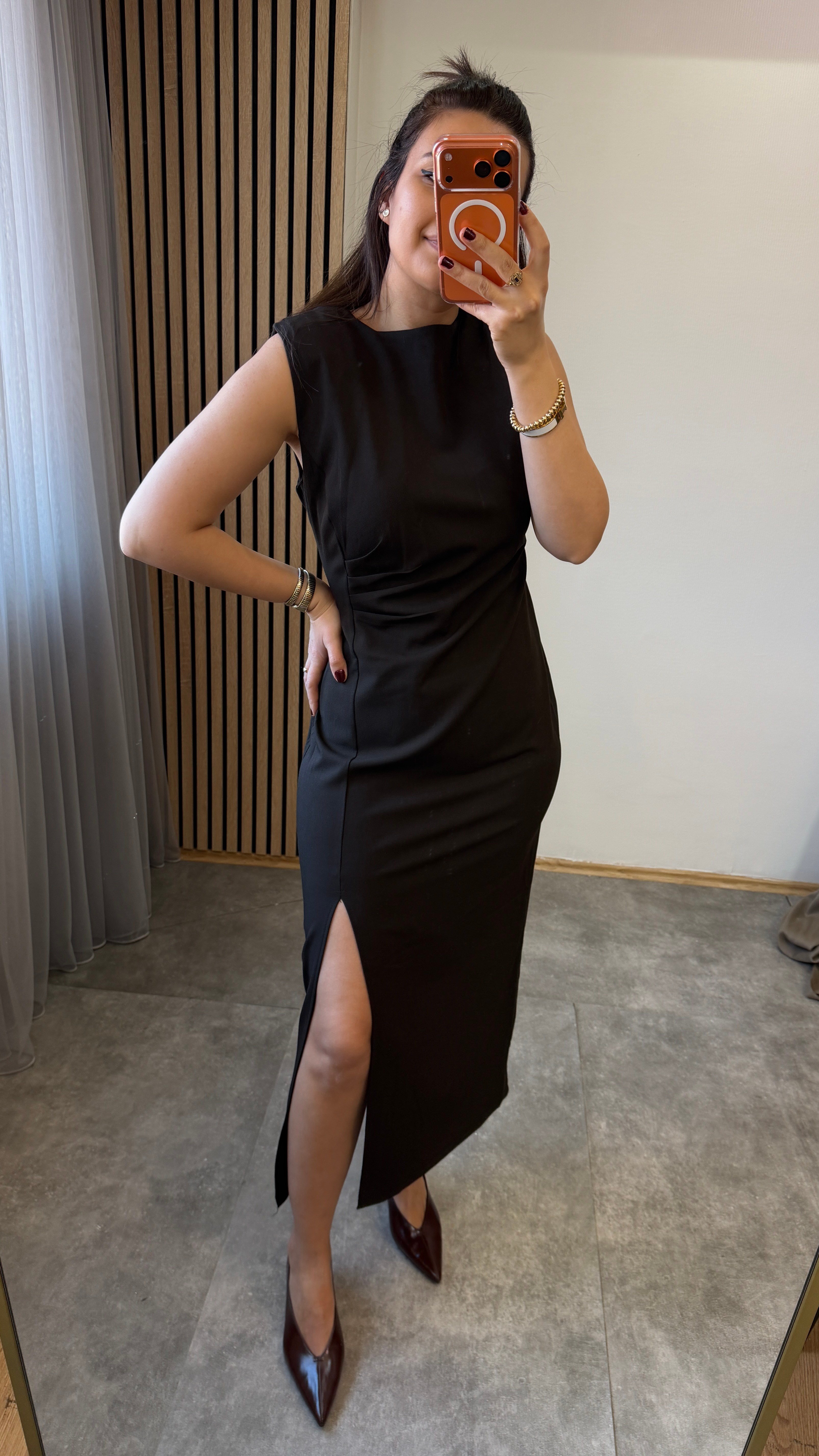 BÜZGÜ DETAYLI ELBİSE KAHVE
