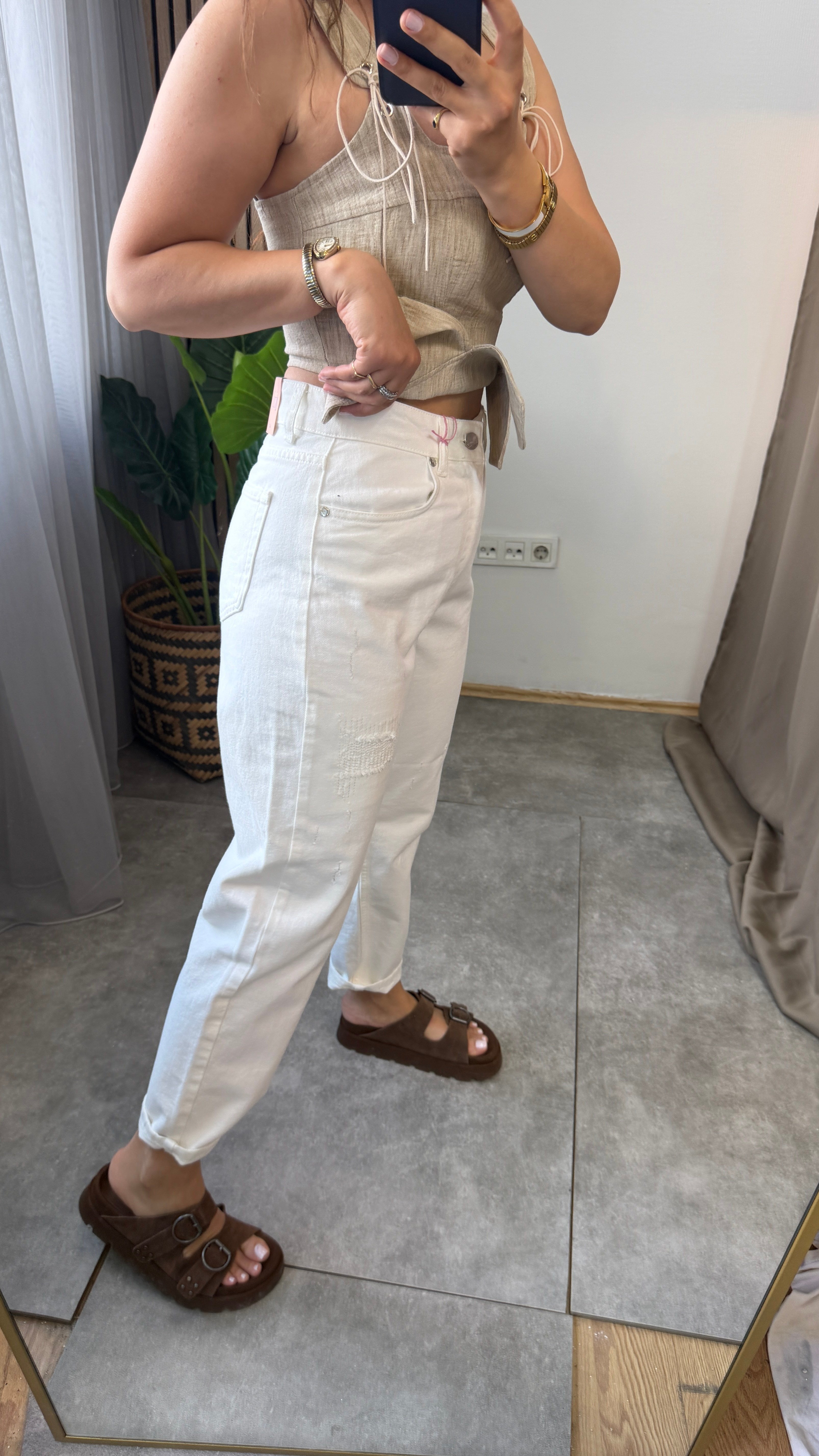 KAPALI YIRTIK DETAY JEAN 