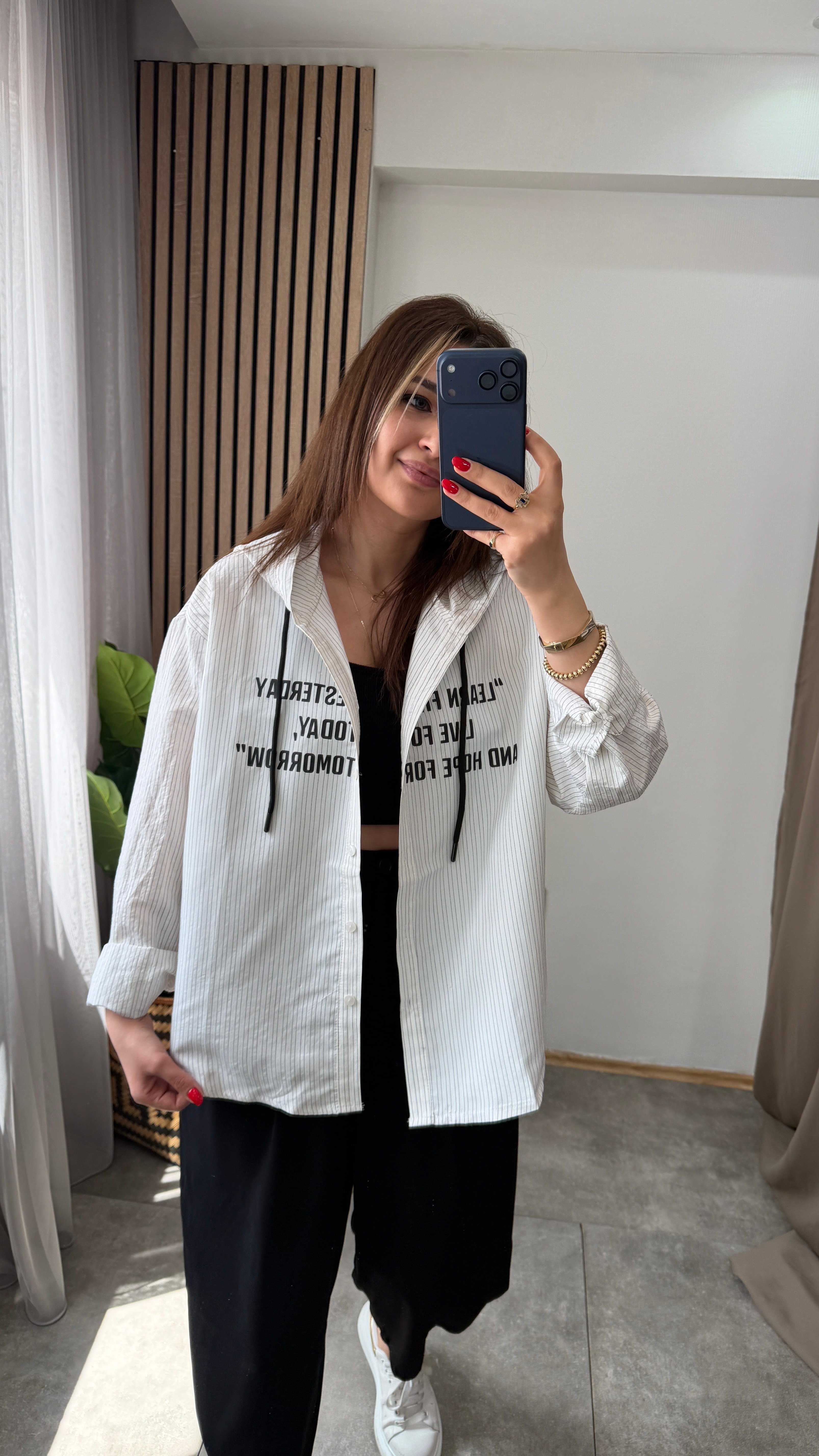 KAPÜŞÖNLÜ GÖMLEK BEYAZ 