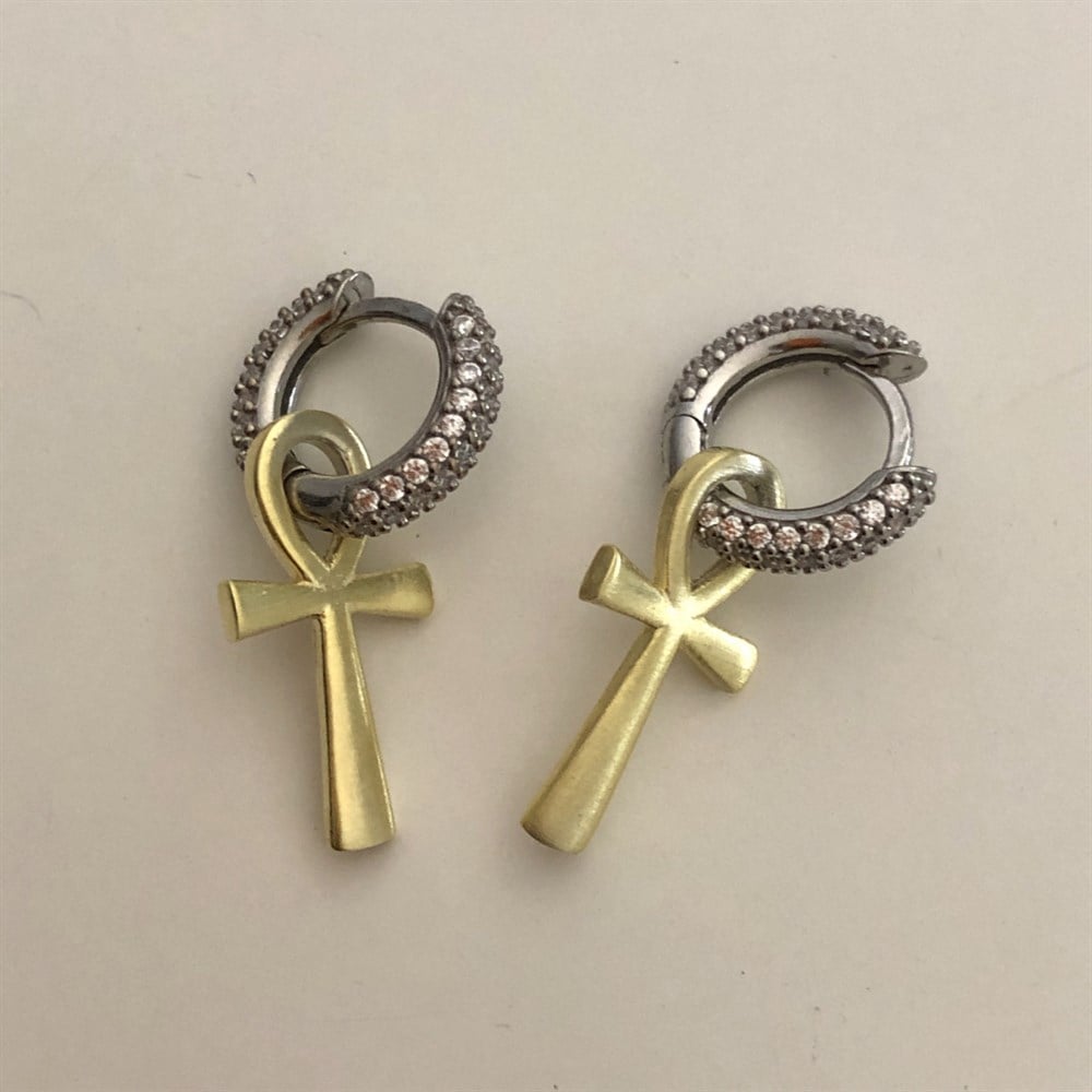 gold&silver karışık renkli taş halkalı ankh küpe TEKLİ