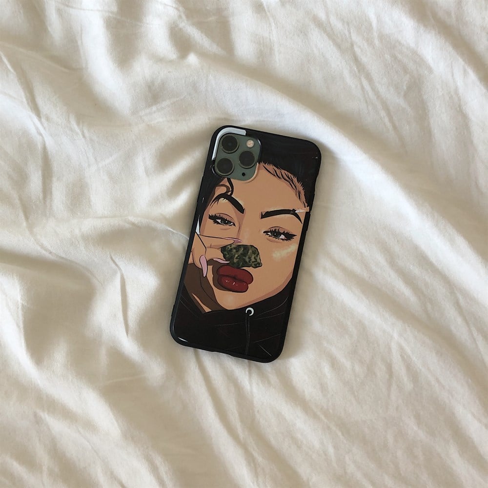 iPhone 11 pro girl kap