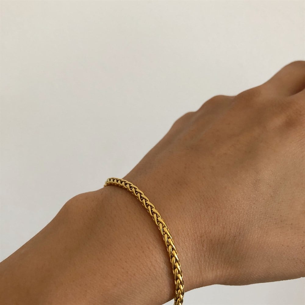 Knitting bracelet
