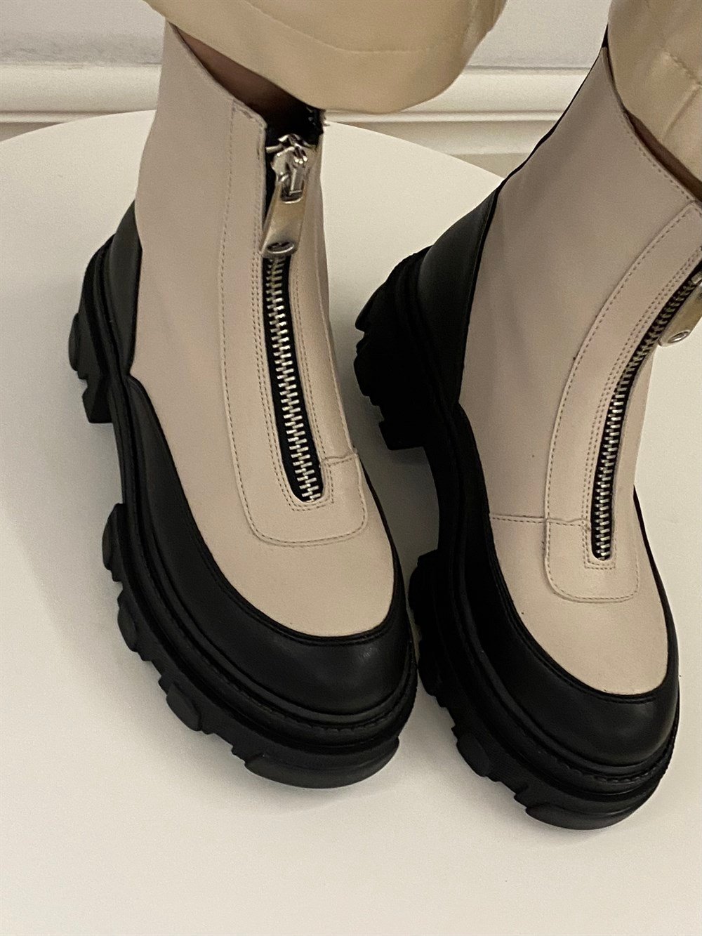 siyah bej kısa bot ok roses