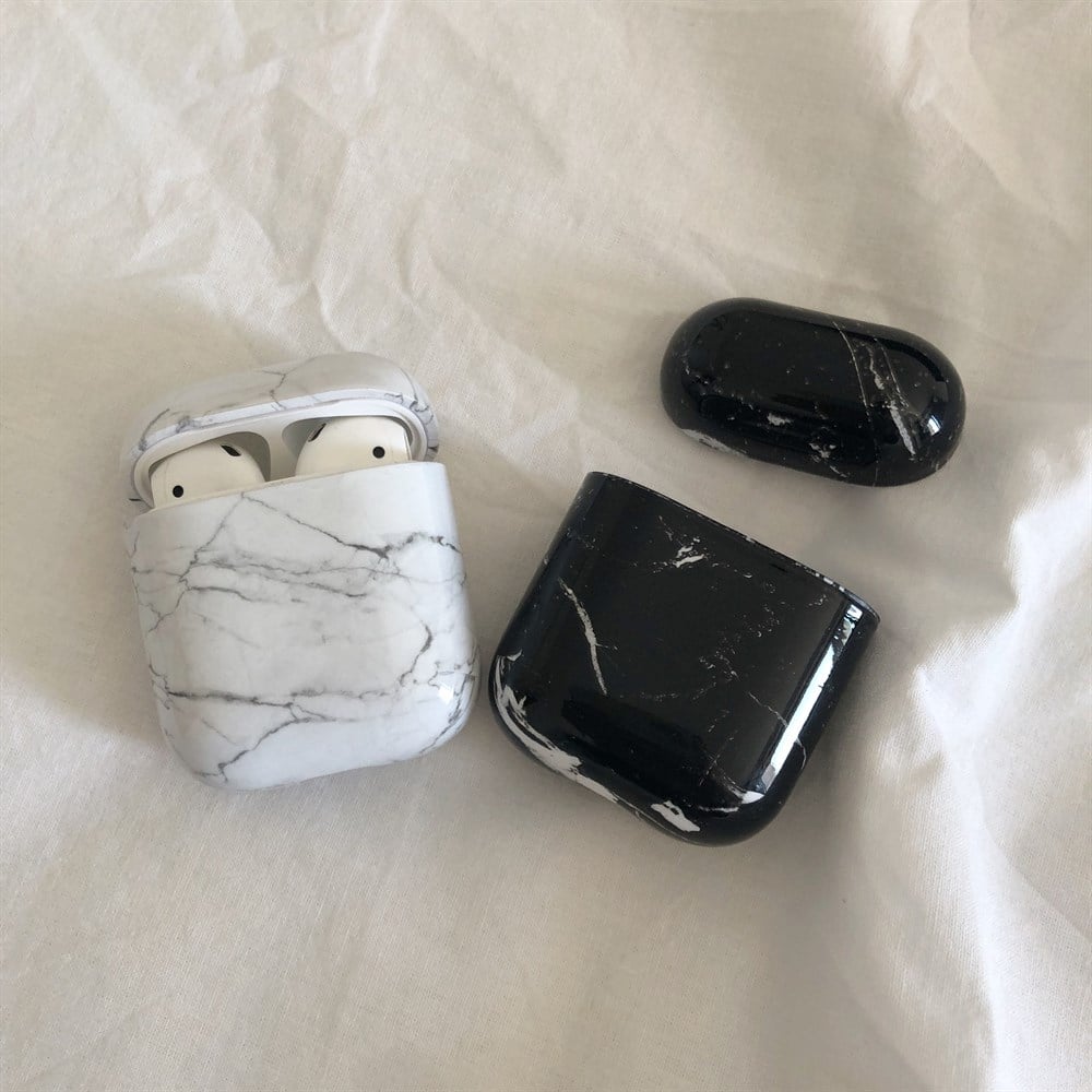 siyah mermer desenli AirPods kabı