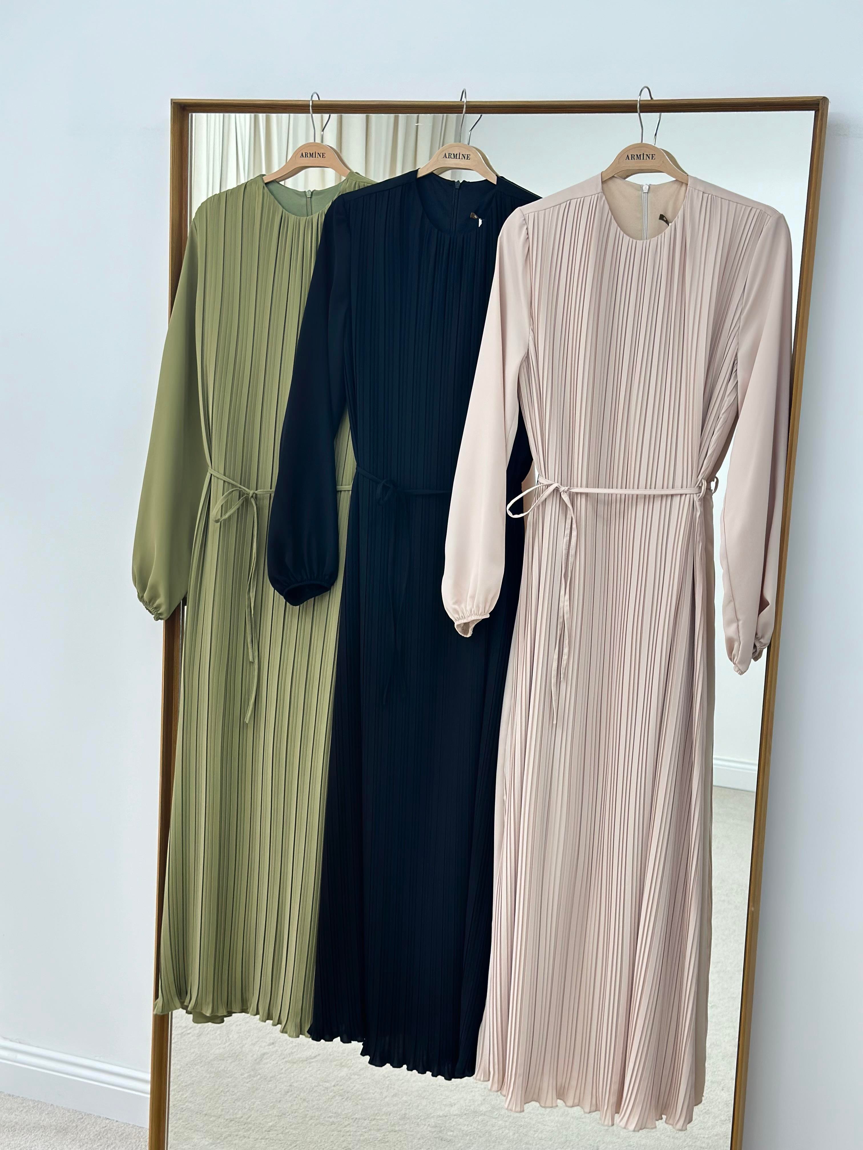 Armine Collection İpek Krep Kumaş Piliseli Ve Astarlı Elbise