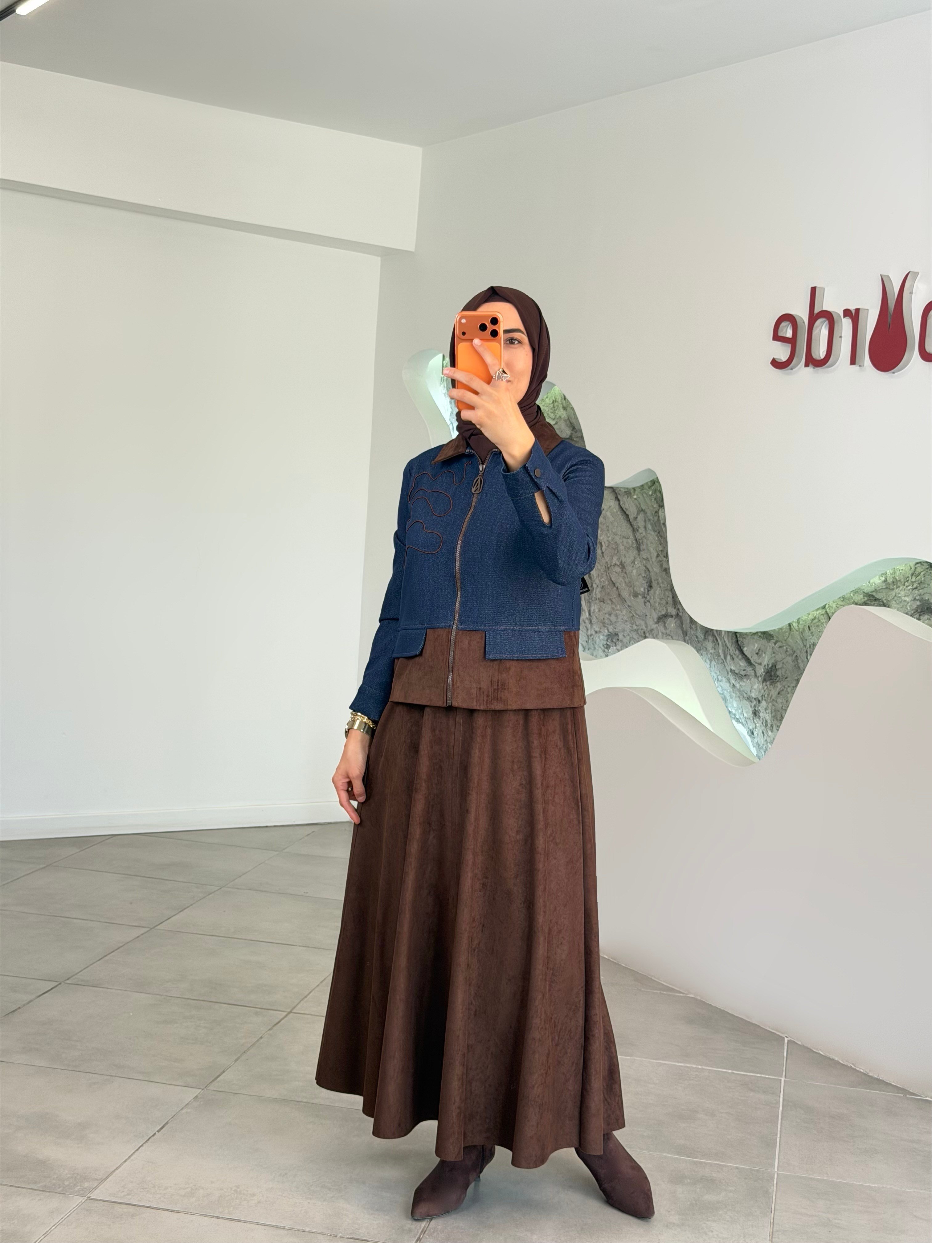 Armine Trend Denim Kumaş Garnili Süet Etekli Takım 26KT607 Lacivert