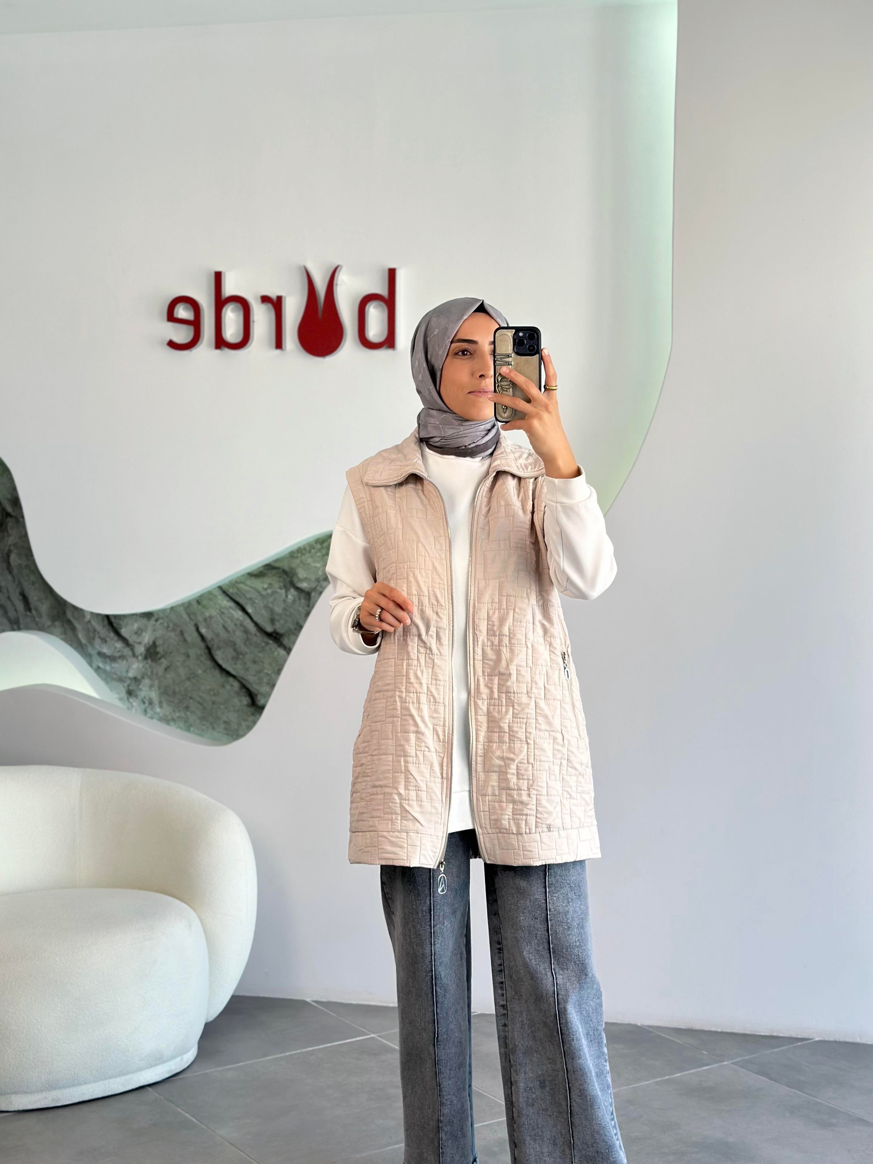 Armine Trend Dikiş Detaylı Fermuarlı Yelek 25KT535 Bej